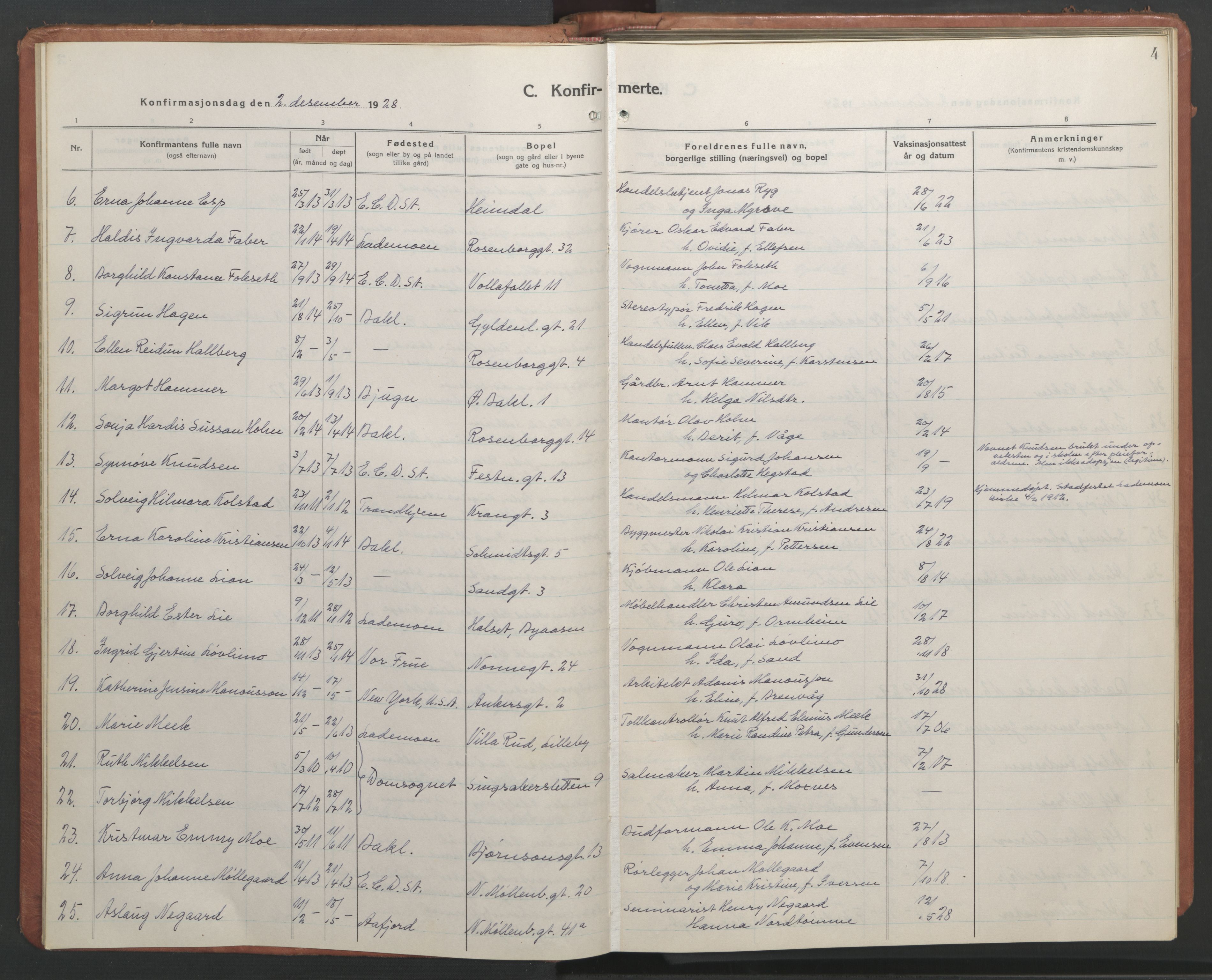Ministerialprotokoller, klokkerbøker og fødselsregistre - Sør-Trøndelag, SAT/A-1456/604/L0228: Klokkerbok nr. 604C11, 1928-1950, s. 4