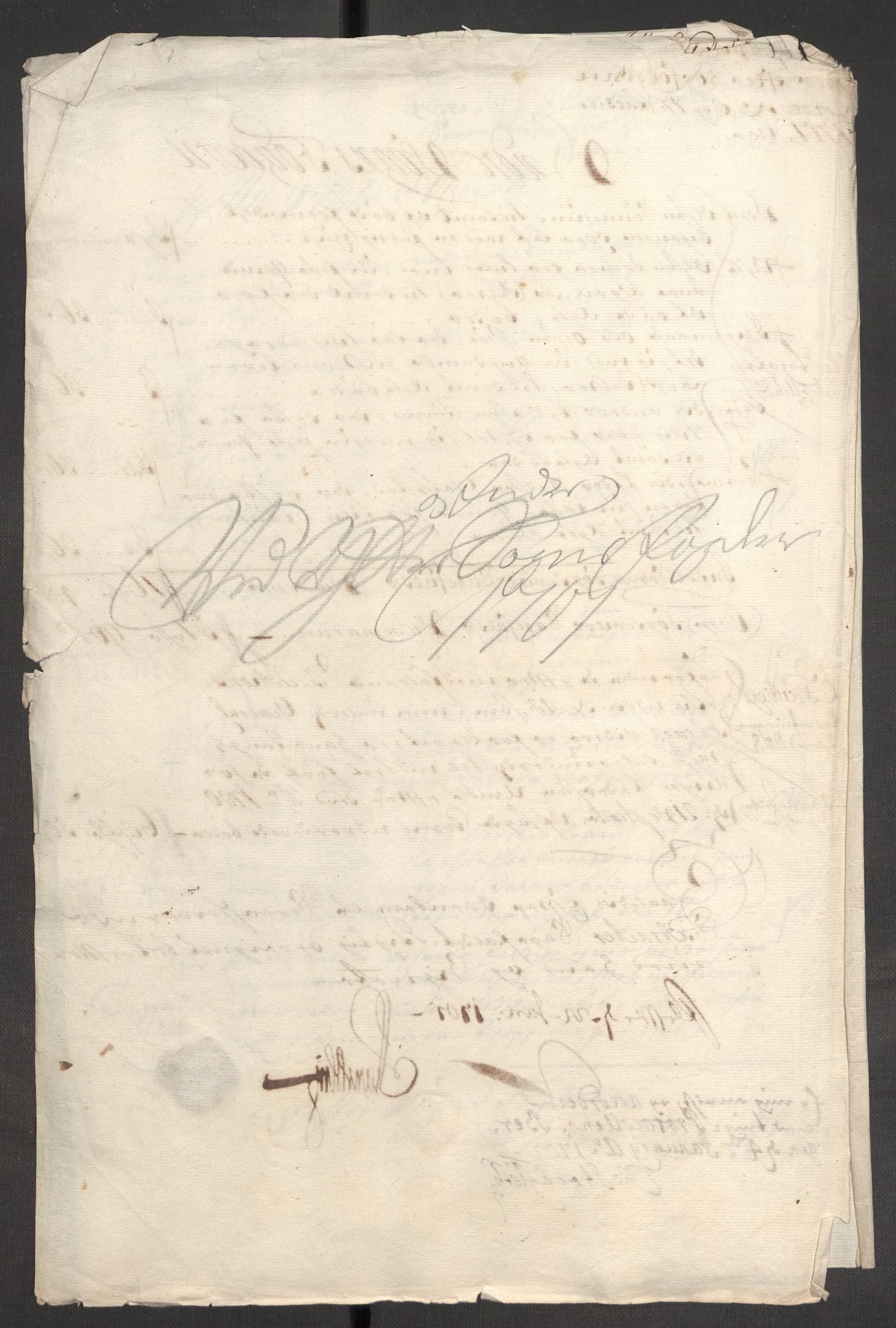 Rentekammeret inntil 1814, Reviderte regnskaper, Fogderegnskap, AV/RA-EA-4092/R52/L3311: Fogderegnskap Sogn, 1700-1701, s. 428