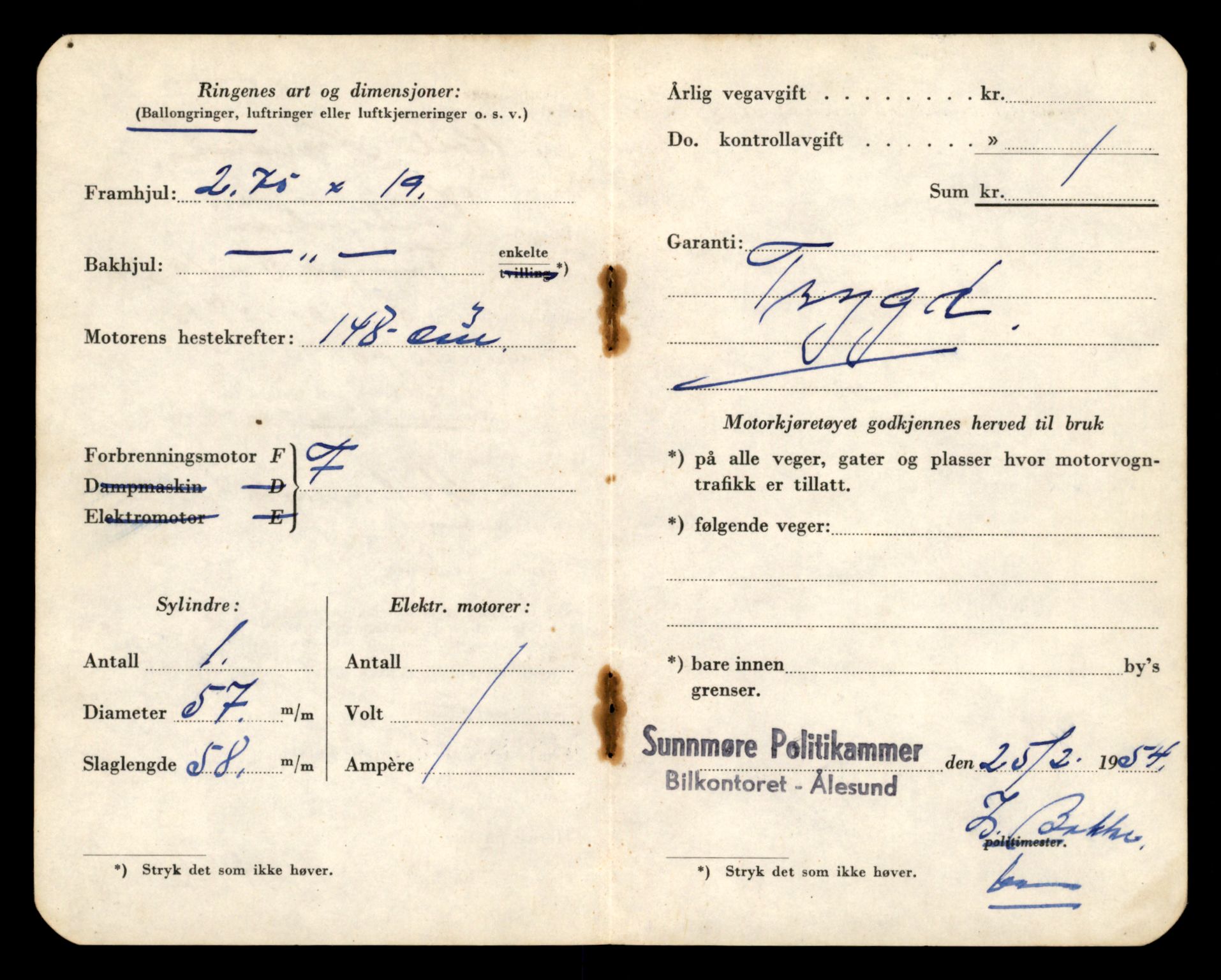 Møre og Romsdal vegkontor - Ålesund trafikkstasjon, AV/SAT-A-4099/F/Fe/L0037: Registreringskort for kjøretøy T 13031 - T 13179, 1927-1998, s. 884
