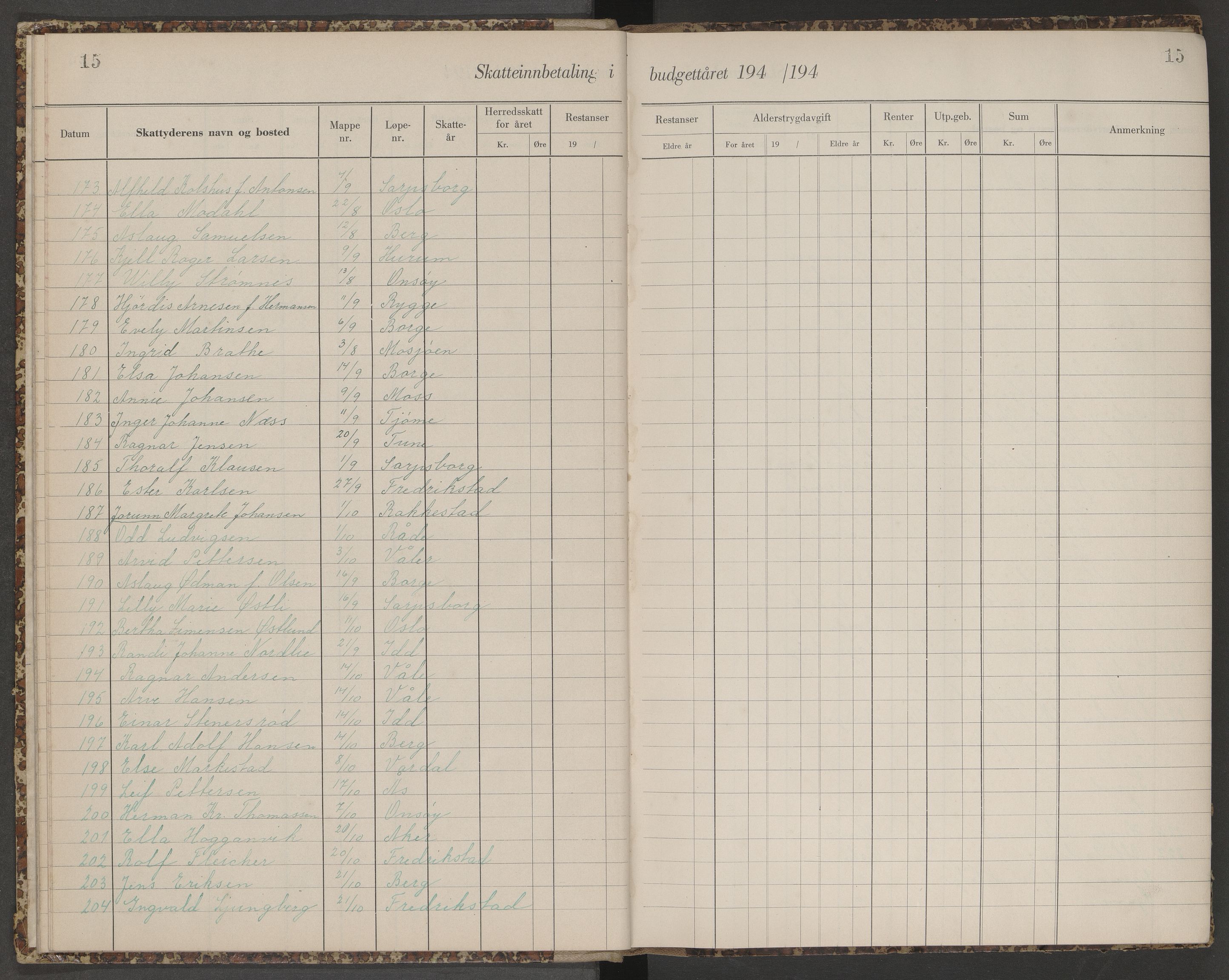 Skjeberg folkeregister, AV/SAO-A-10495/K/Ka/L0003: Fortegnelse over inn- og utflyttede, 1943-1947, s. 15