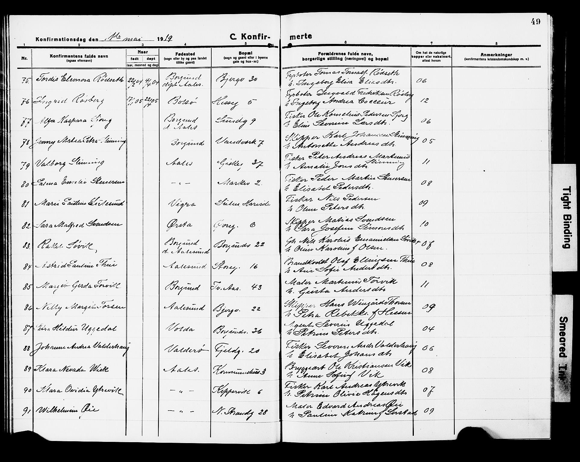 Ministerialprotokoller, klokkerbøker og fødselsregistre - Møre og Romsdal, AV/SAT-A-1454/529/L0472: Klokkerbok nr. 529C09, 1917-1929, s. 49