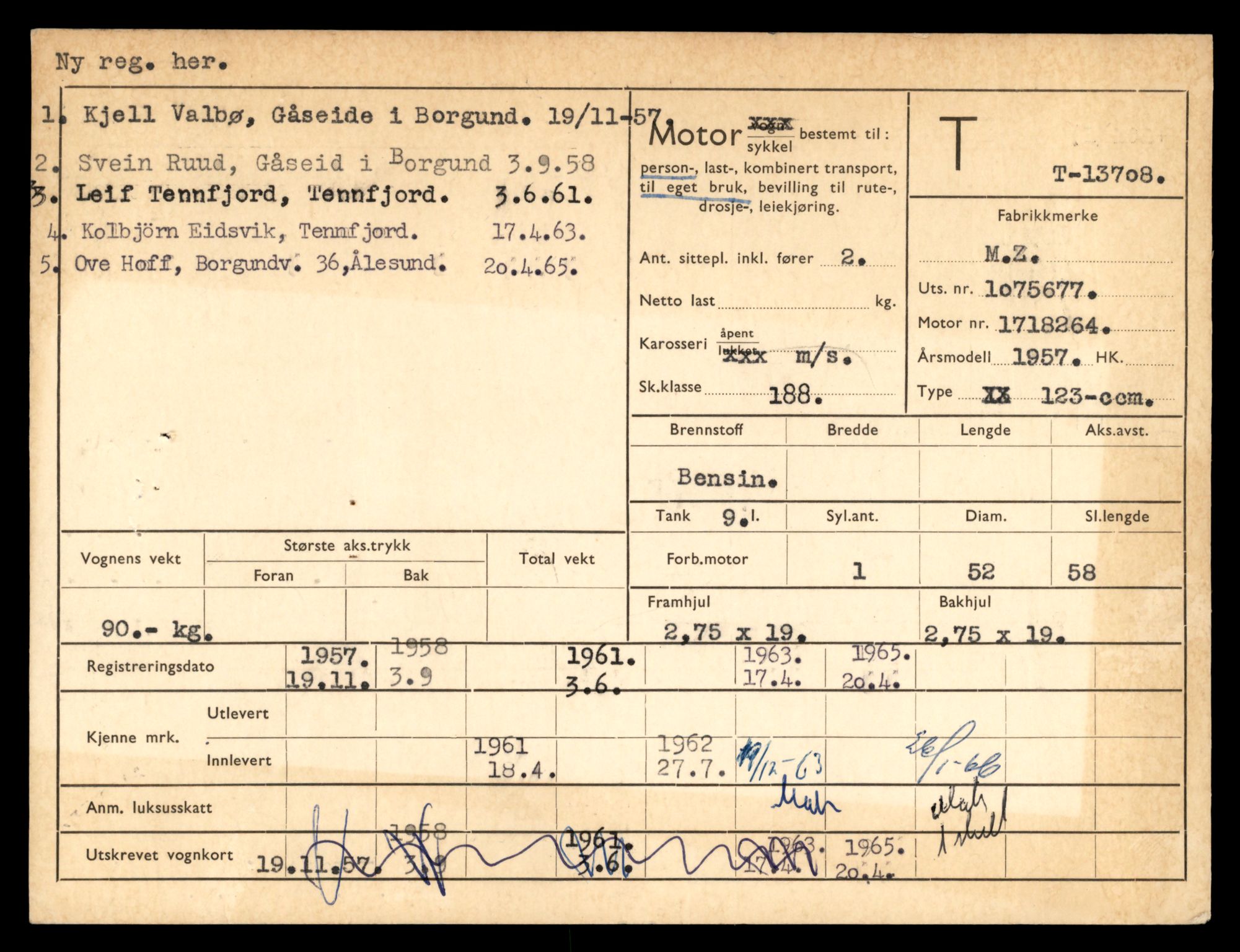 Møre og Romsdal vegkontor - Ålesund trafikkstasjon, AV/SAT-A-4099/F/Fe/L0040: Registreringskort for kjøretøy T 13531 - T 13709, 1927-1998, s. 3035