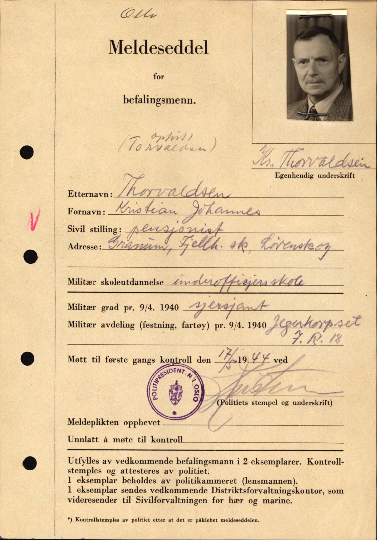 Forsvaret, Forsvarets krigshistoriske avdeling, AV/RA-RAFA-2017/Y/Yf/L0209: II-C-11-2121  -  Okkupasjonstiden.  Meldesedler for befal med foto og oppl. om militær grad 9. apr. 1940., 1944-1945, s. 1110