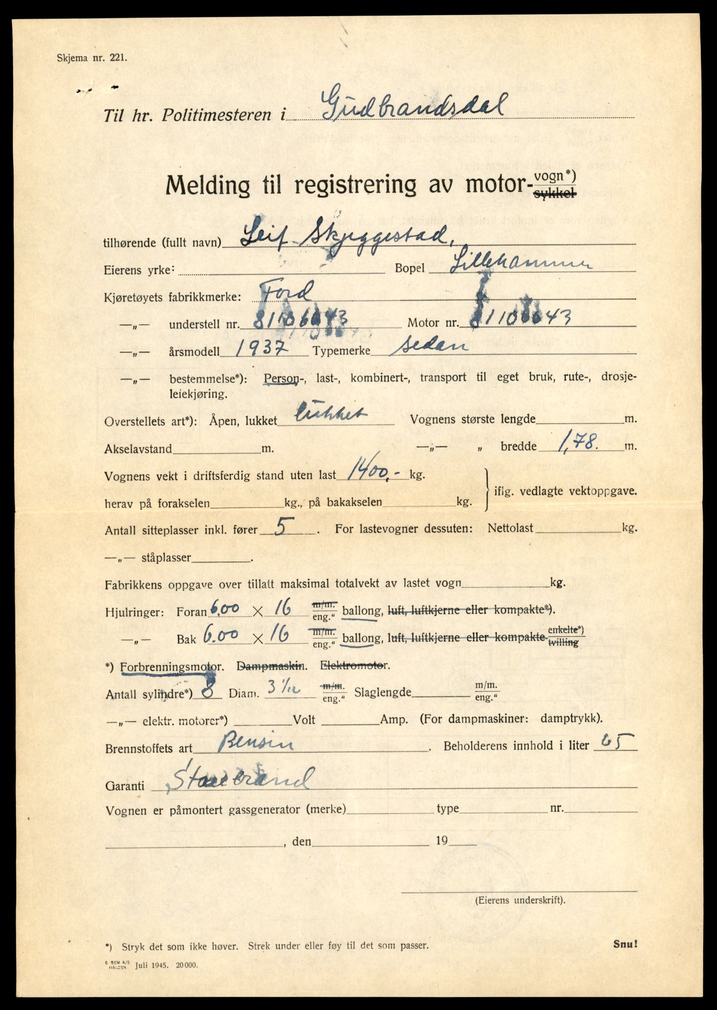 Møre og Romsdal vegkontor - Ålesund trafikkstasjon, AV/SAT-A-4099/F/Fe/L0049: Registreringskort for kjøretøy T 14864 - T 18613, 1927-1998, s. 701