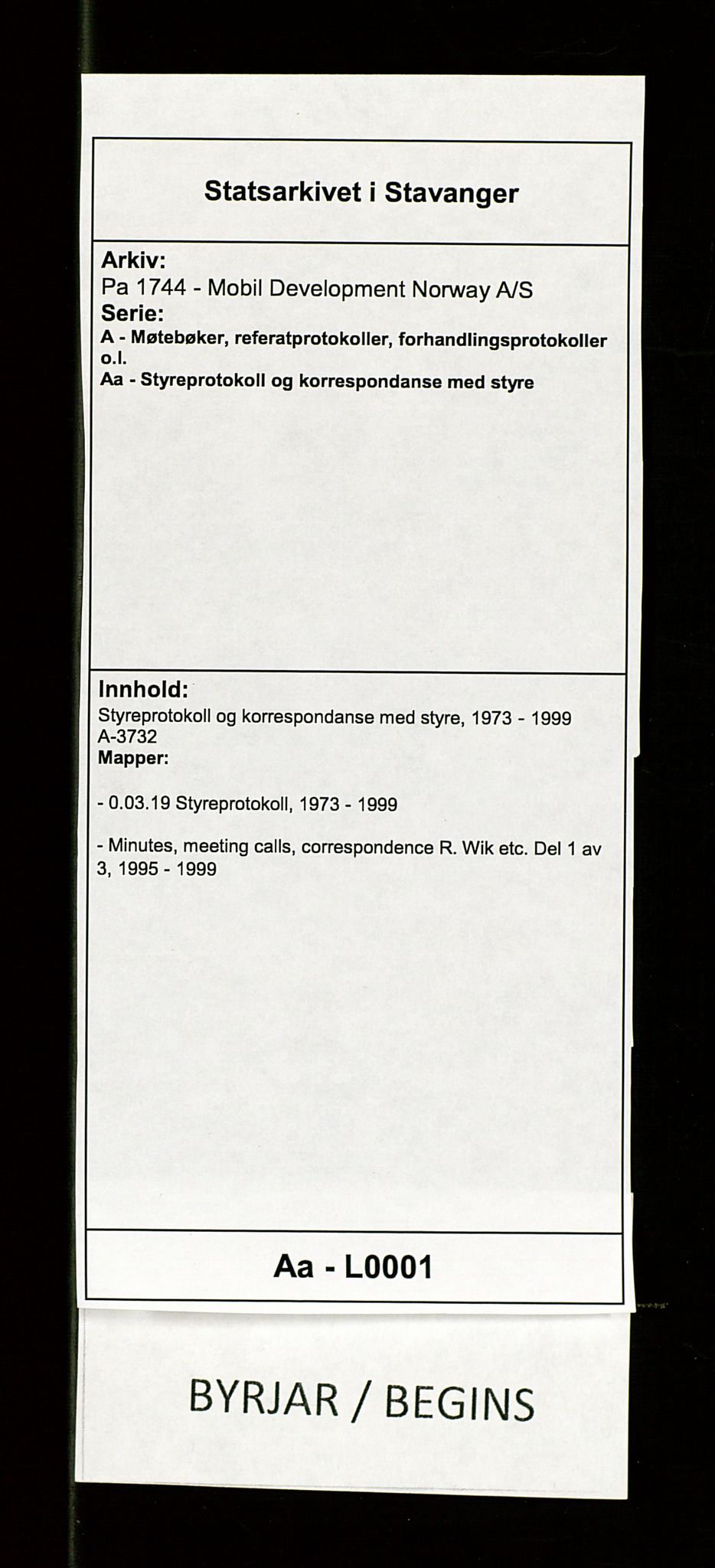 Pa 1744 - Mobil Development Norway A/S, SAST/A-102411/A/Aa/L0001: Styreprotokoll og korrespondanse med styre, 1973-1999