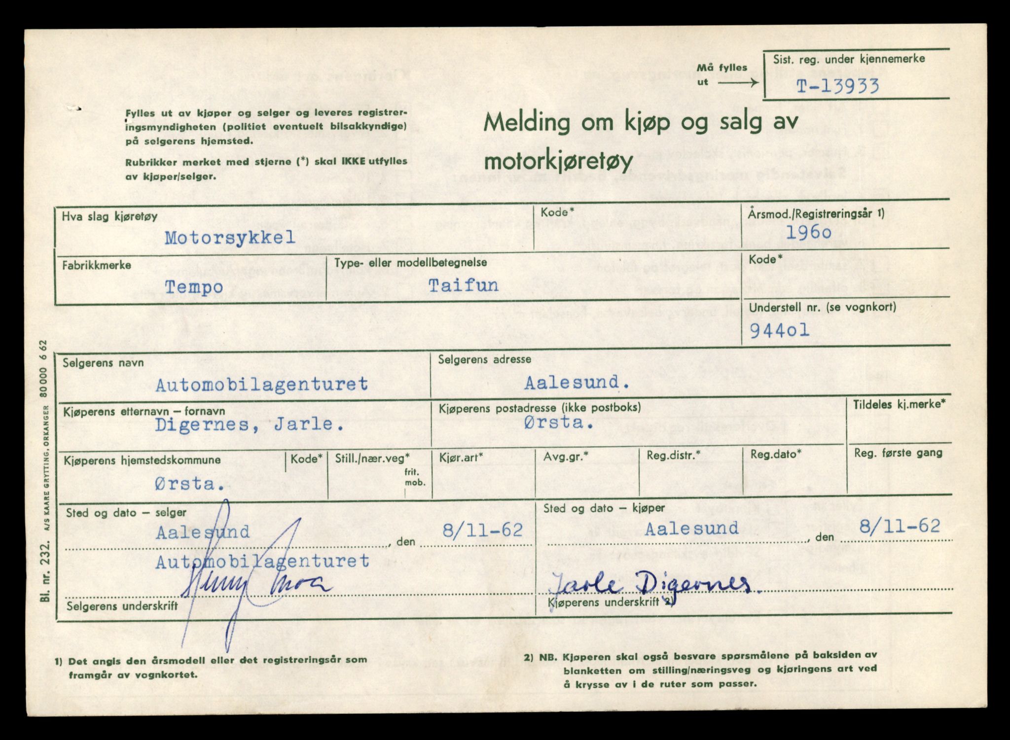 Møre og Romsdal vegkontor - Ålesund trafikkstasjon, AV/SAT-A-4099/F/Fe/L0042: Registreringskort for kjøretøy T 13906 - T 14079, 1927-1998, s. 402