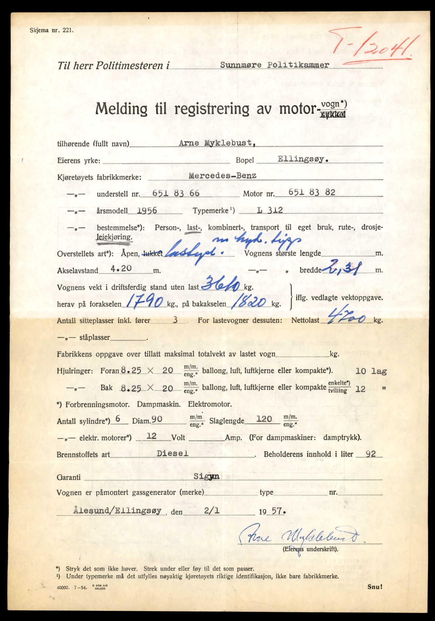 Møre og Romsdal vegkontor - Ålesund trafikkstasjon, AV/SAT-A-4099/F/Fe/L0032: Registreringskort for kjøretøy T 11997 - T 12149, 1927-1998, s. 1071