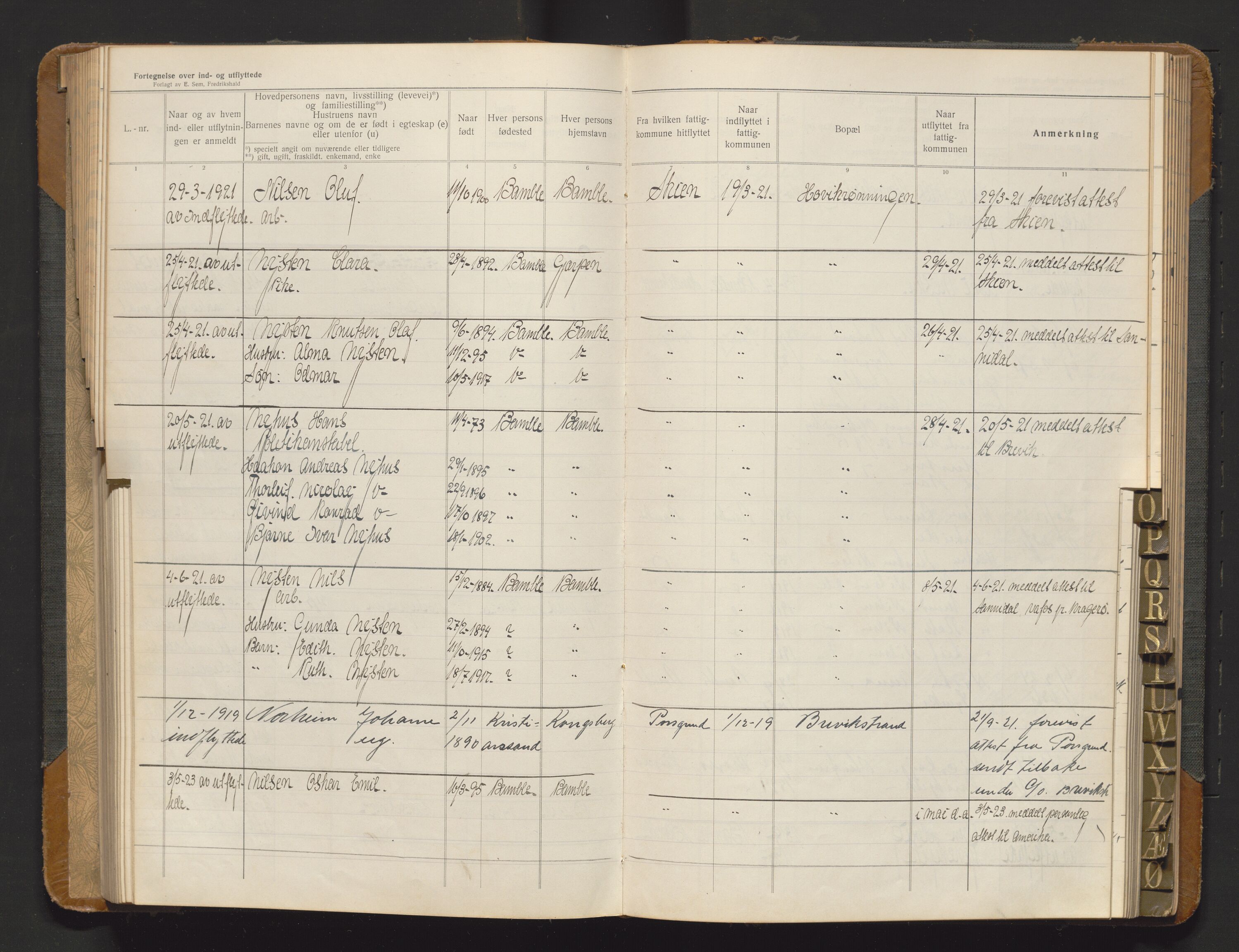 Bamble lensmannskontor, AV/SAKO-A-552/O/Oa/L0002: Protokoll over inn- og utflyttede - Bamble, 1918-1933