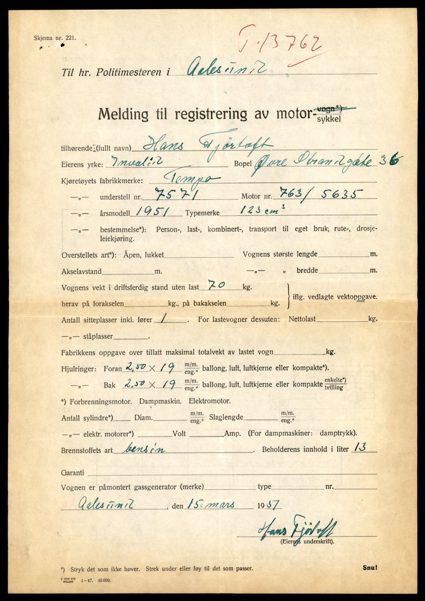 Møre og Romsdal vegkontor - Ålesund trafikkstasjon, AV/SAT-A-4099/F/Fe/L0041: Registreringskort for kjøretøy T 13710 - T 13905, 1927-1998, s. 945