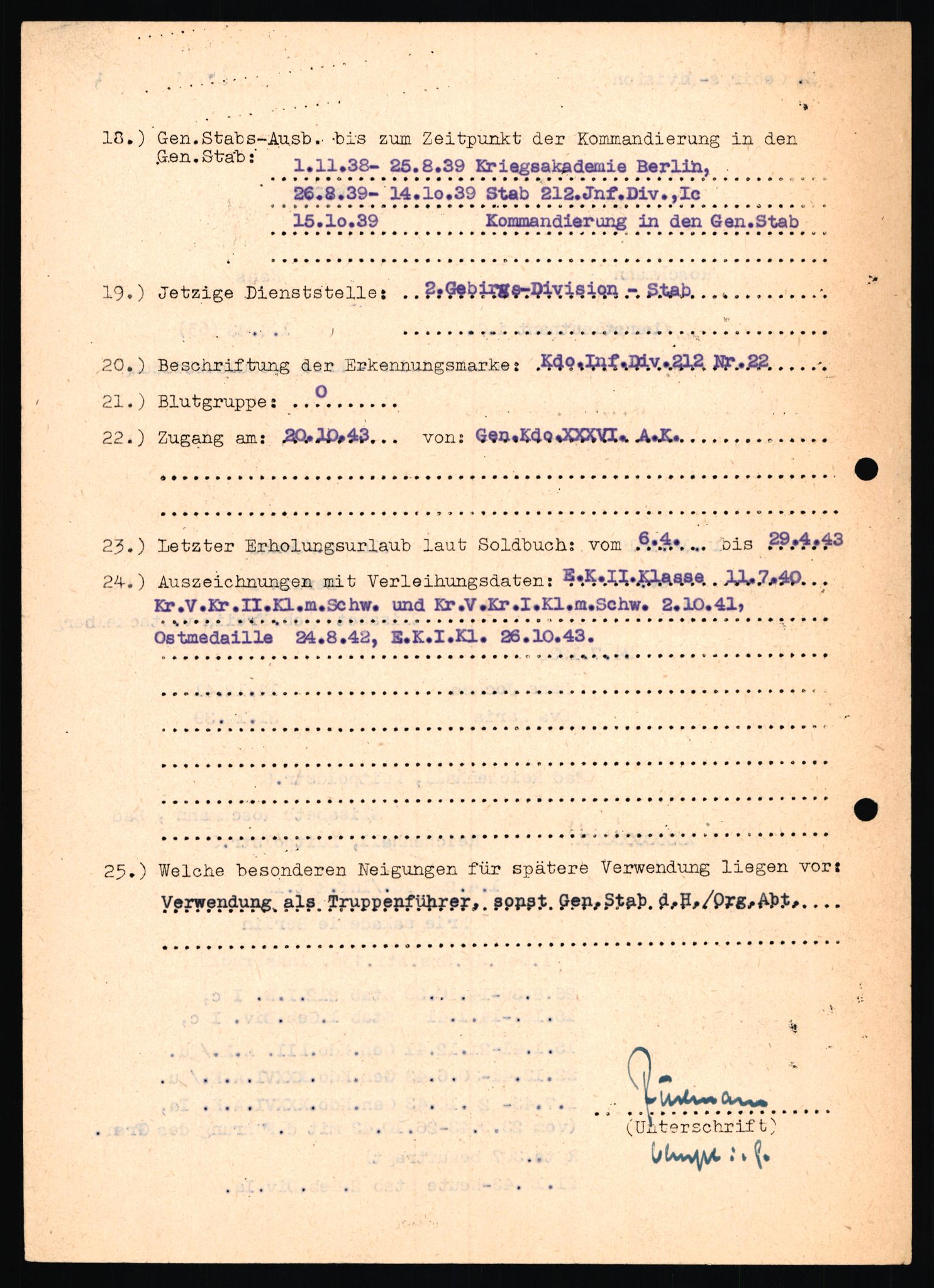 Forsvarets Overkommando. 2 kontor. Arkiv 11.4. Spredte tyske arkivsaker, AV/RA-RAFA-7031/D/Dar/Dara/L0019: Personalbøker og diverse, 1940-1945, s. 85