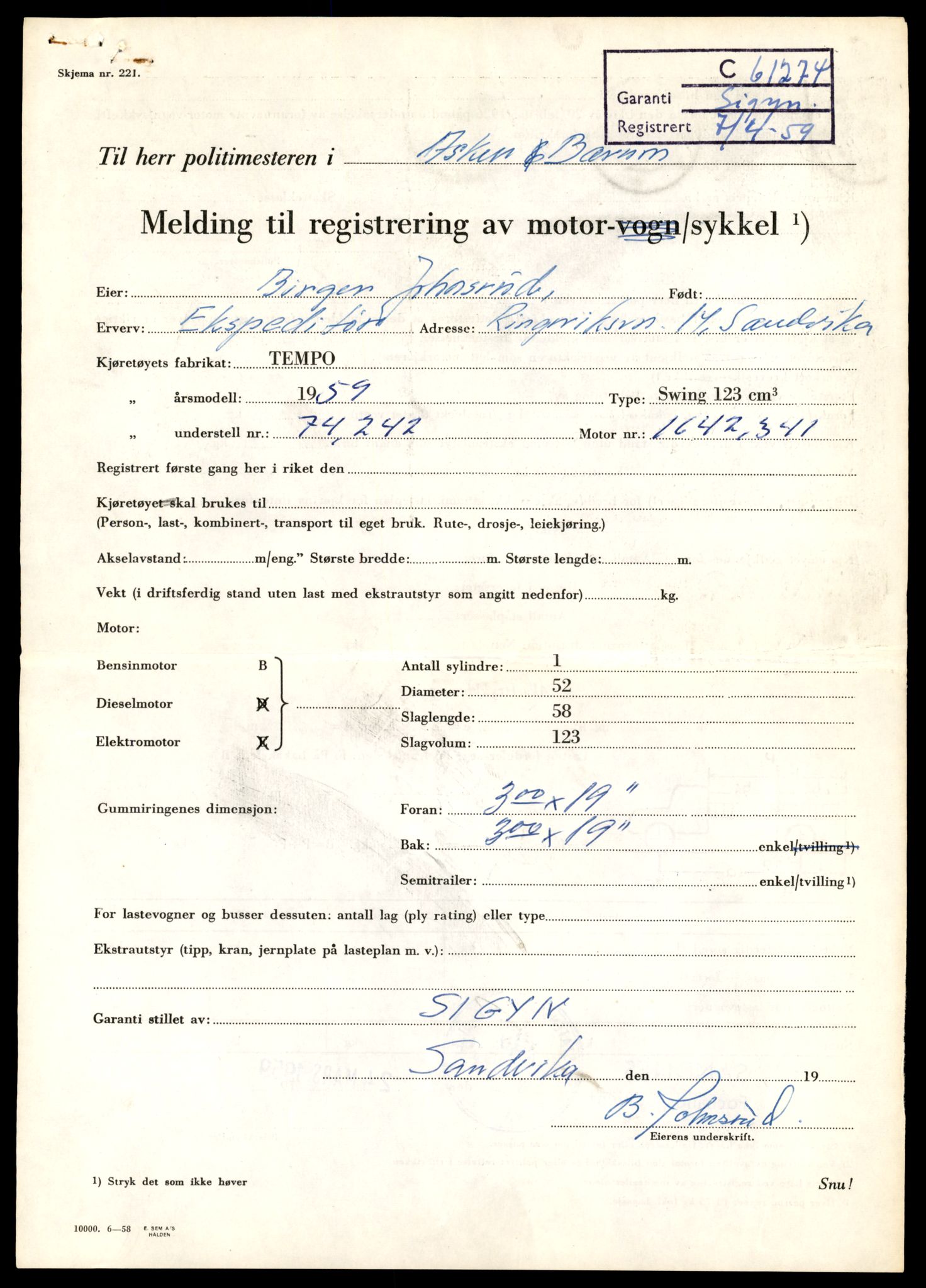 Møre og Romsdal vegkontor - Ålesund trafikkstasjon, AV/SAT-A-4099/F/Fe/L0041: Registreringskort for kjøretøy T 13710 - T 13905, 1927-1998, s. 3107