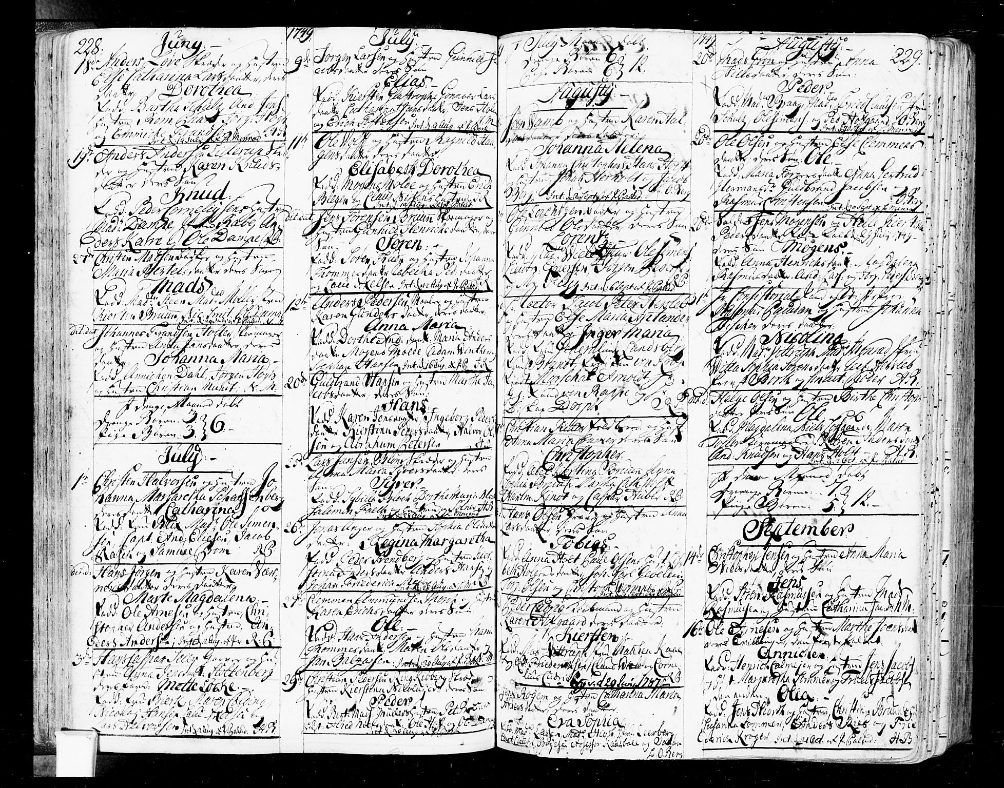 Oslo domkirke Kirkebøker, SAO/A-10752/F/Fa/L0004: Ministerialbok nr. 4, 1743-1786, s. 228-229