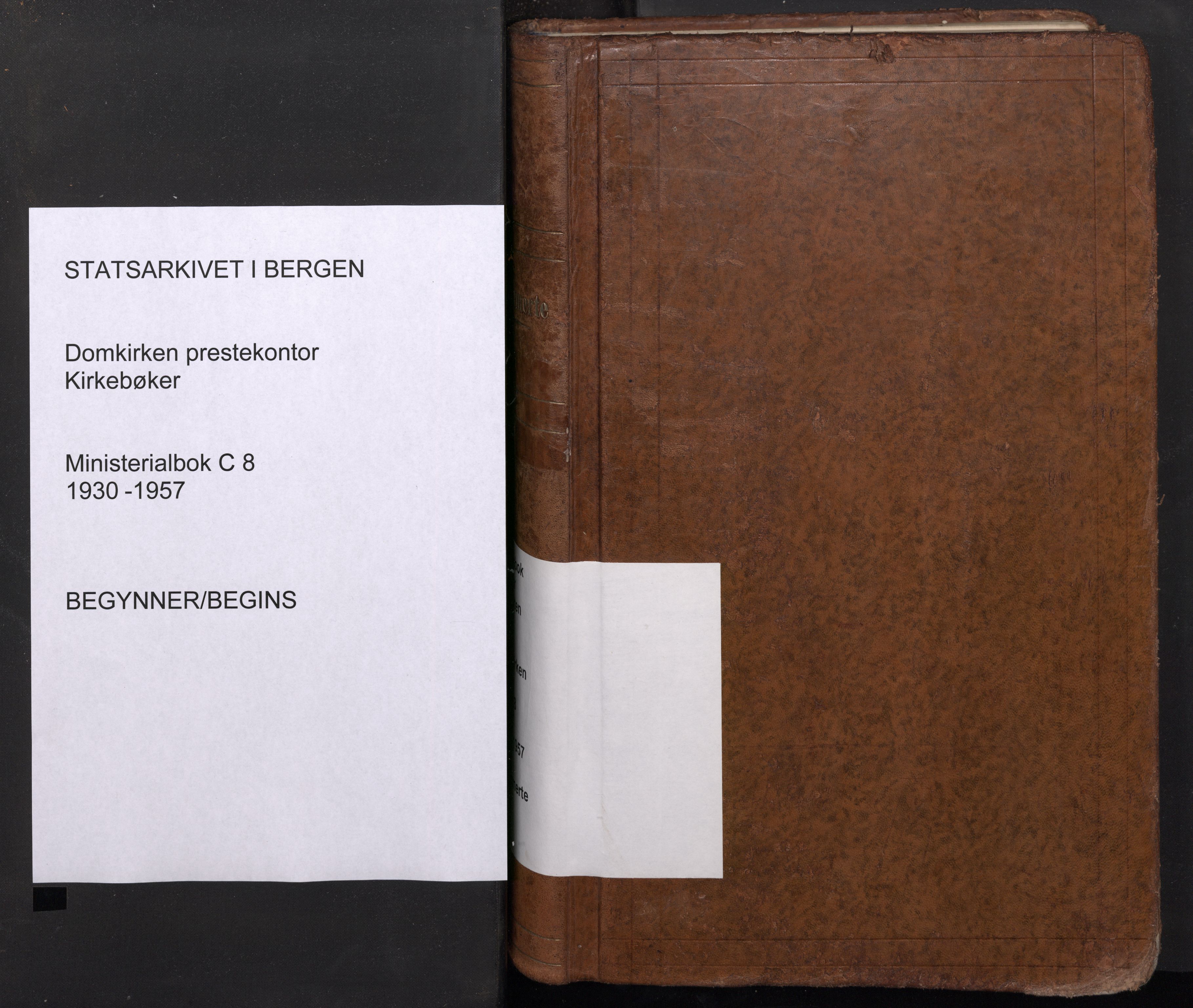 Domkirken sokneprestembete, AV/SAB-A-74801/H/Haa: Ministerialbok nr. C 8, 1930-1957