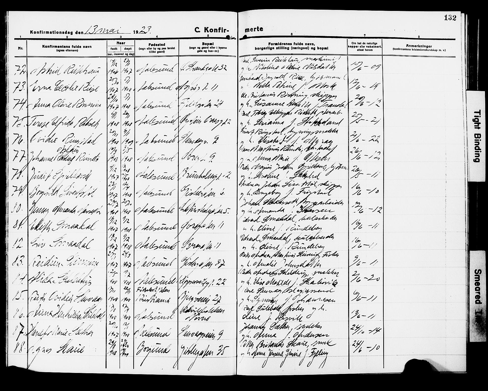 Ministerialprotokoller, klokkerbøker og fødselsregistre - Møre og Romsdal, AV/SAT-A-1454/529/L0472: Klokkerbok nr. 529C09, 1917-1929, s. 132