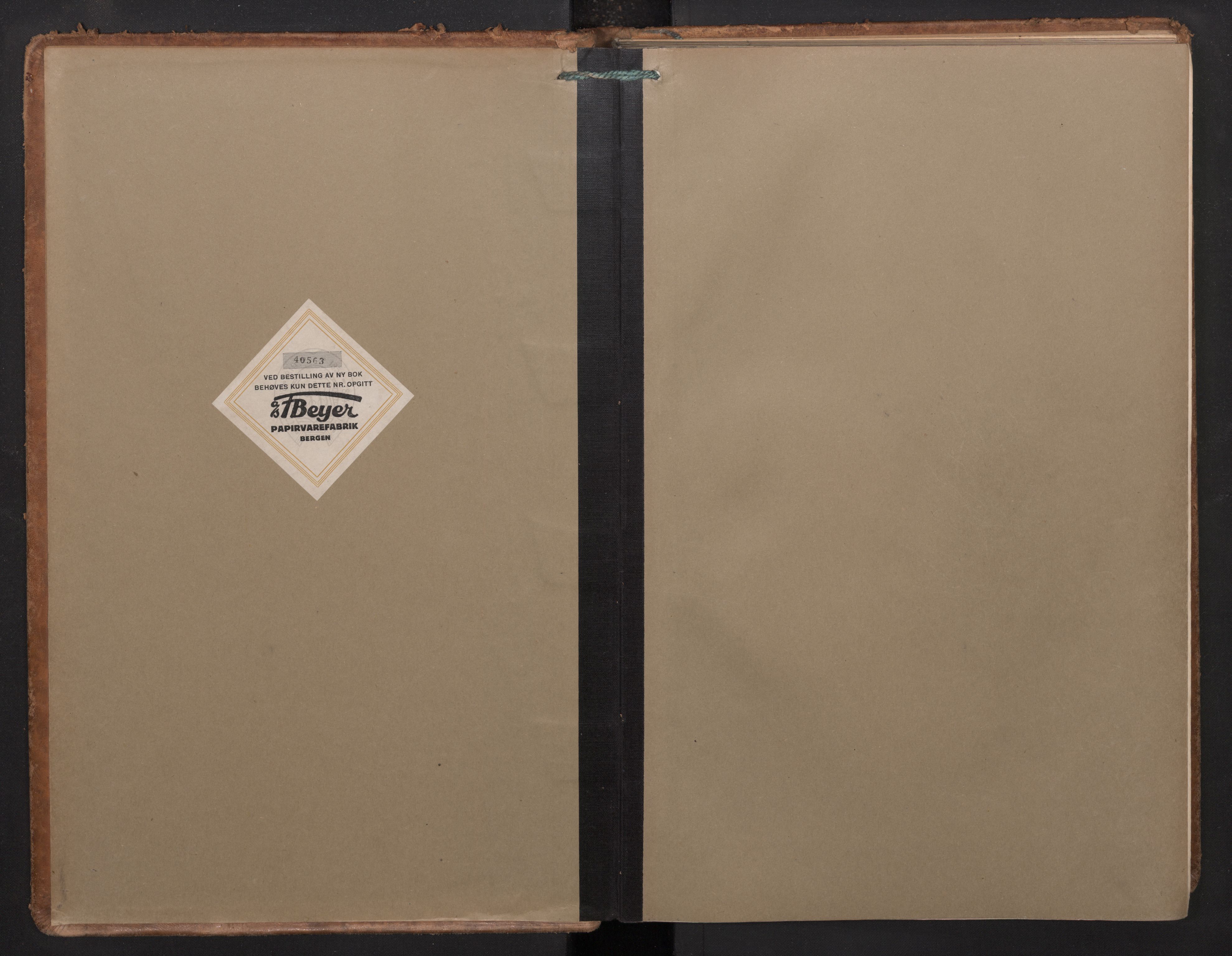Korskirken sokneprestembete, AV/SAB-A-76101/H/Haa/L0040: Ministerialbok nr. D 7, 1938-1952