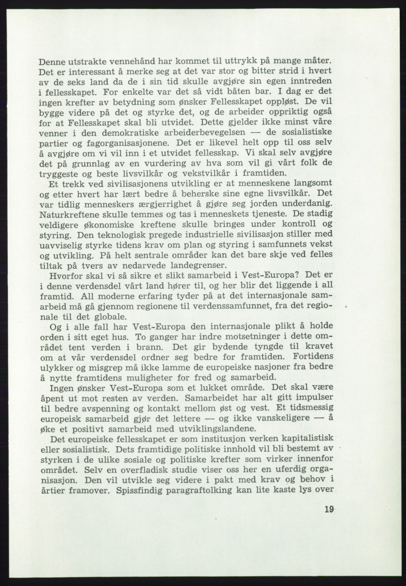 Det norske Arbeiderparti - publikasjoner, AAB/-/-/-: Protokoll over forhandlingene på det ekstraordinære landsmøte 21.-22. april 1972, 1972, s. 19