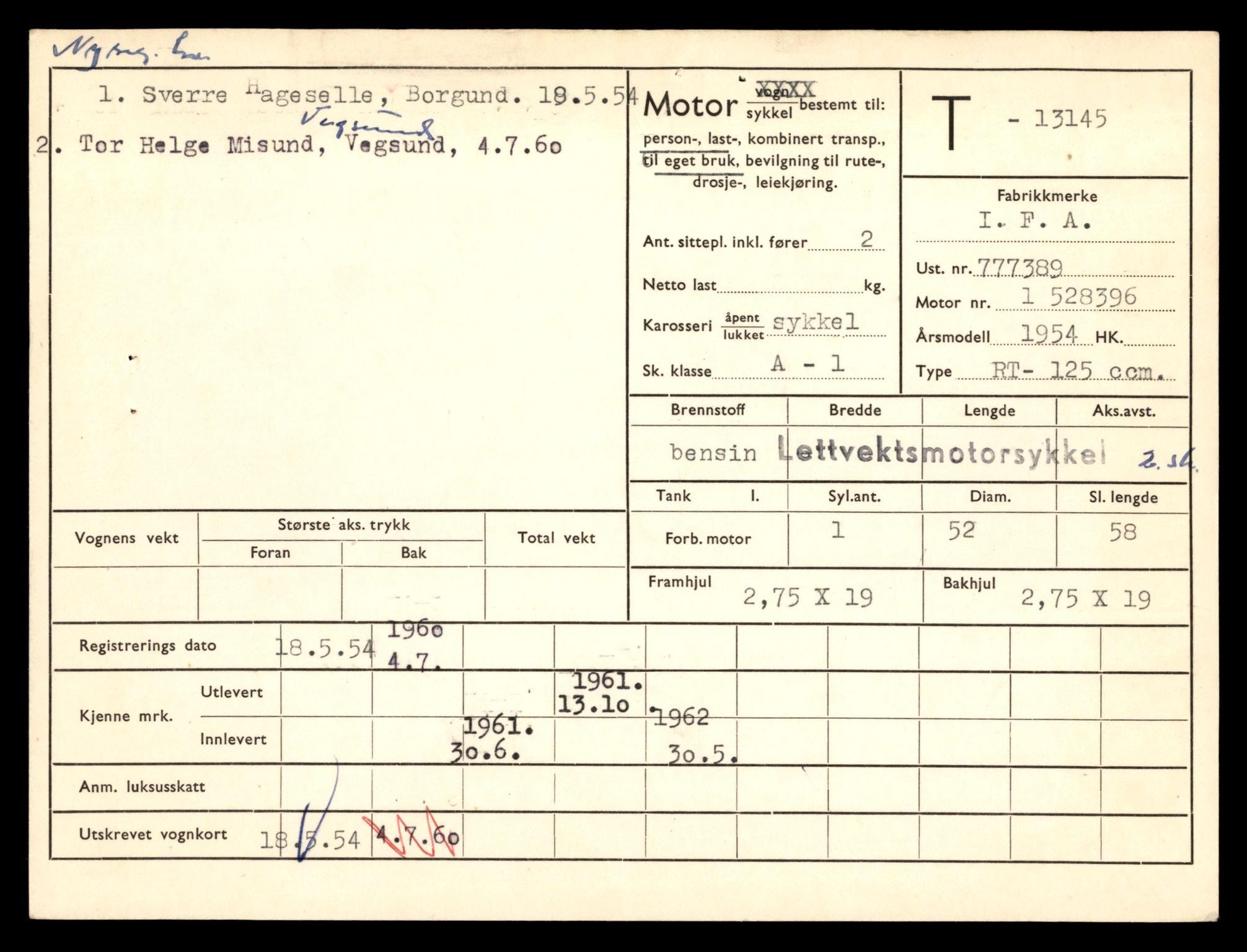 Møre og Romsdal vegkontor - Ålesund trafikkstasjon, AV/SAT-A-4099/F/Fe/L0037: Registreringskort for kjøretøy T 13031 - T 13179, 1927-1998, s. 2255