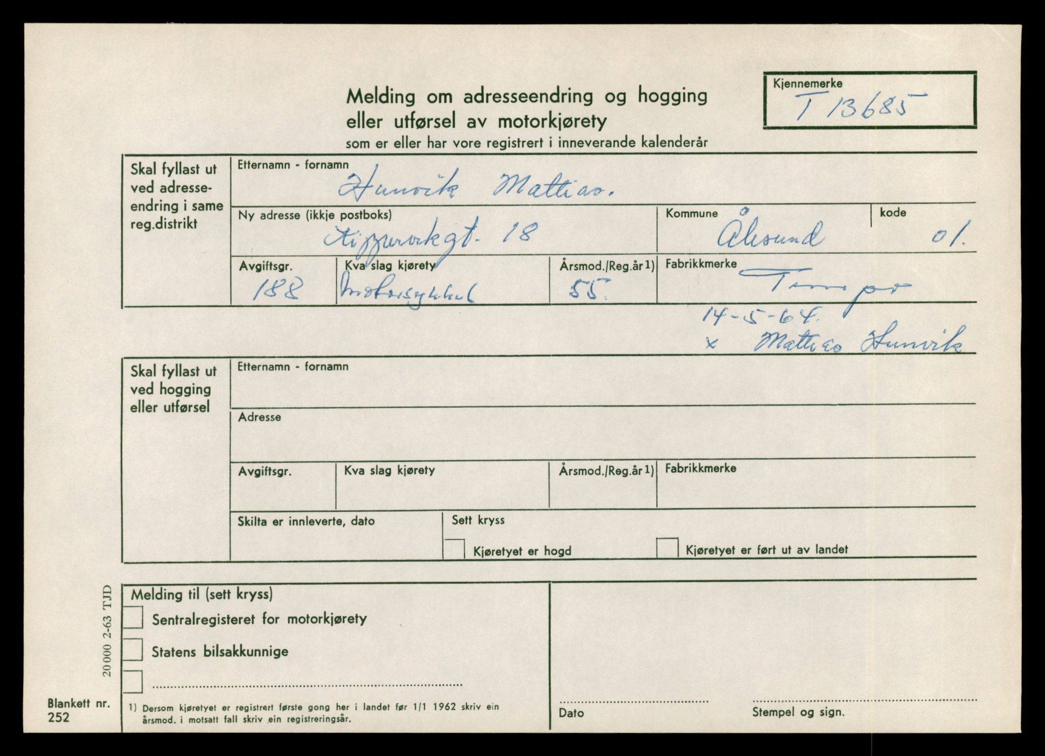 Møre og Romsdal vegkontor - Ålesund trafikkstasjon, AV/SAT-A-4099/F/Fe/L0040: Registreringskort for kjøretøy T 13531 - T 13709, 1927-1998, s. 2645