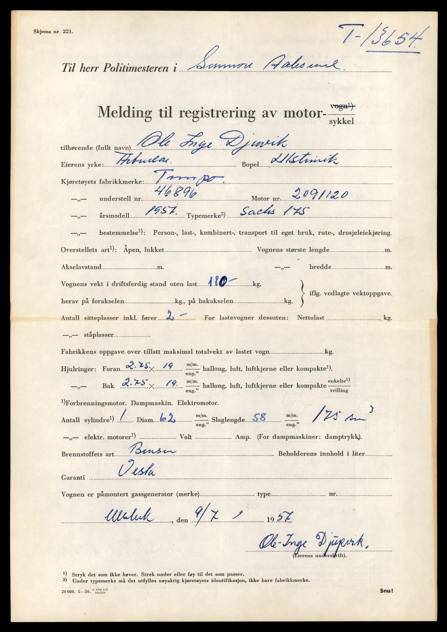Møre og Romsdal vegkontor - Ålesund trafikkstasjon, AV/SAT-A-4099/F/Fe/L0040: Registreringskort for kjøretøy T 13531 - T 13709, 1927-1998, s. 2215