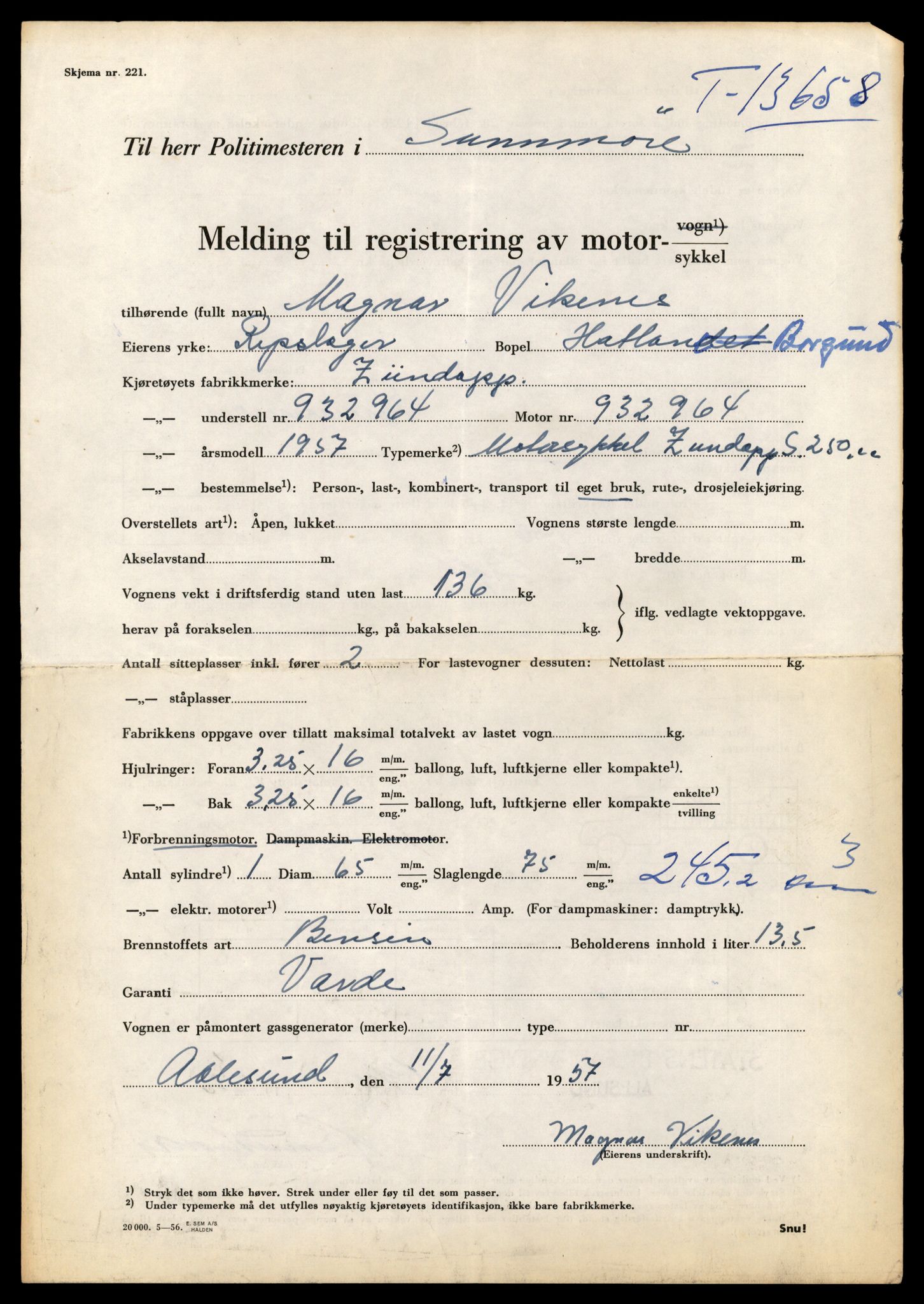 Møre og Romsdal vegkontor - Ålesund trafikkstasjon, AV/SAT-A-4099/F/Fe/L0040: Registreringskort for kjøretøy T 13531 - T 13709, 1927-1998, s. 2243