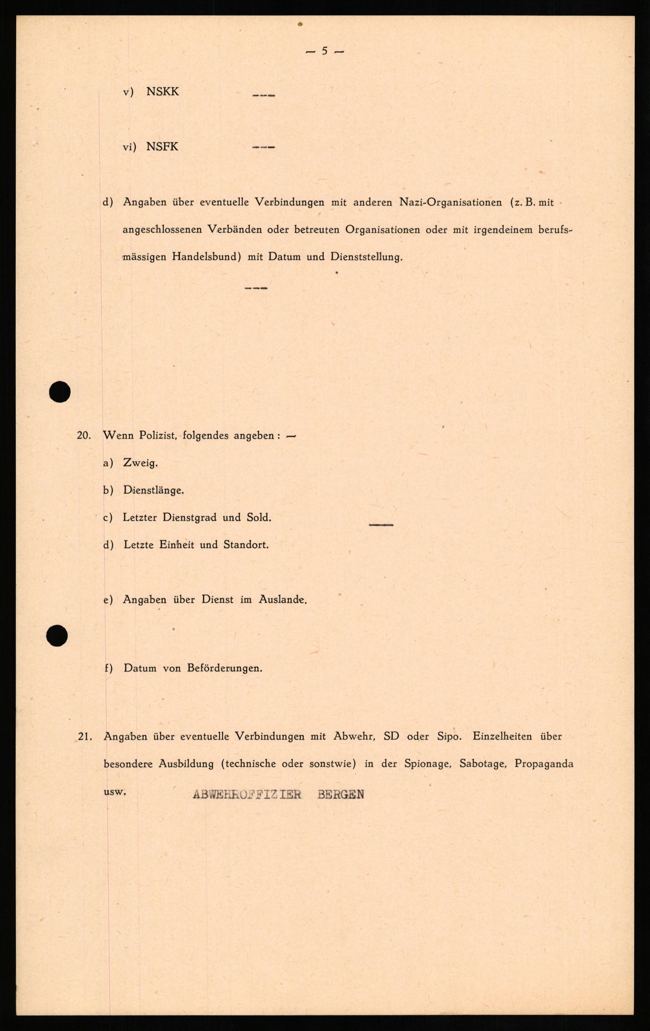 Forsvaret, Forsvarets overkommando II, AV/RA-RAFA-3915/D/Db/L0025: CI Questionaires. Tyske okkupasjonsstyrker i Norge. Tyskere., 1945-1946, s. 29