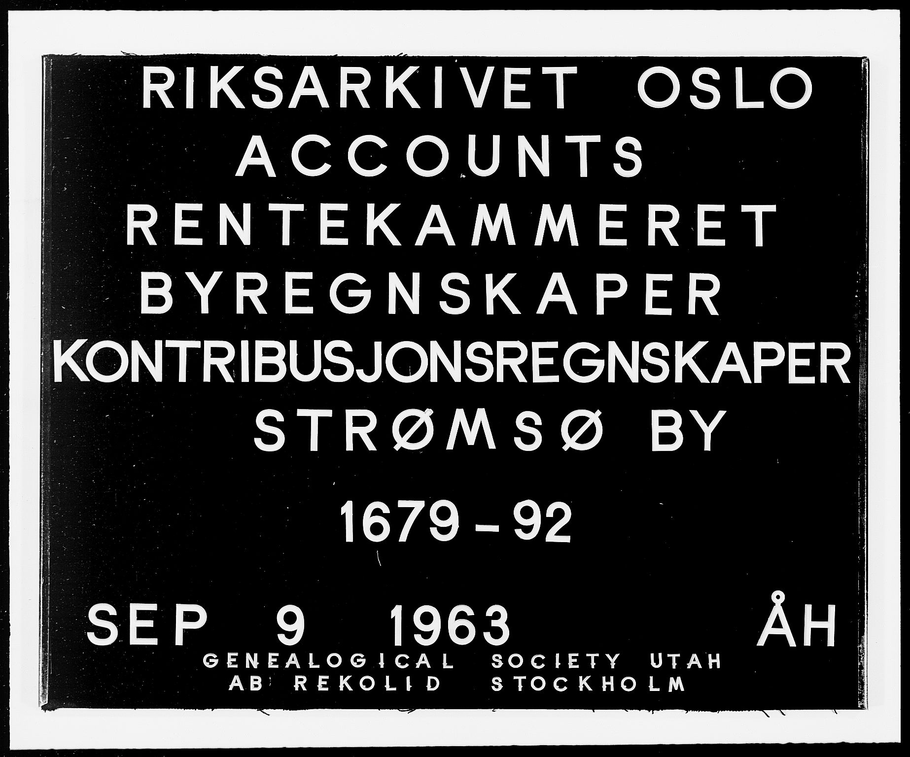 Rentekammeret inntil 1814, Reviderte regnskaper, Byregnskaper, AV/RA-EA-4066/R/Rg/L0140: [G1] Kontribusjonsregnskap, 1679-1692, s. 1