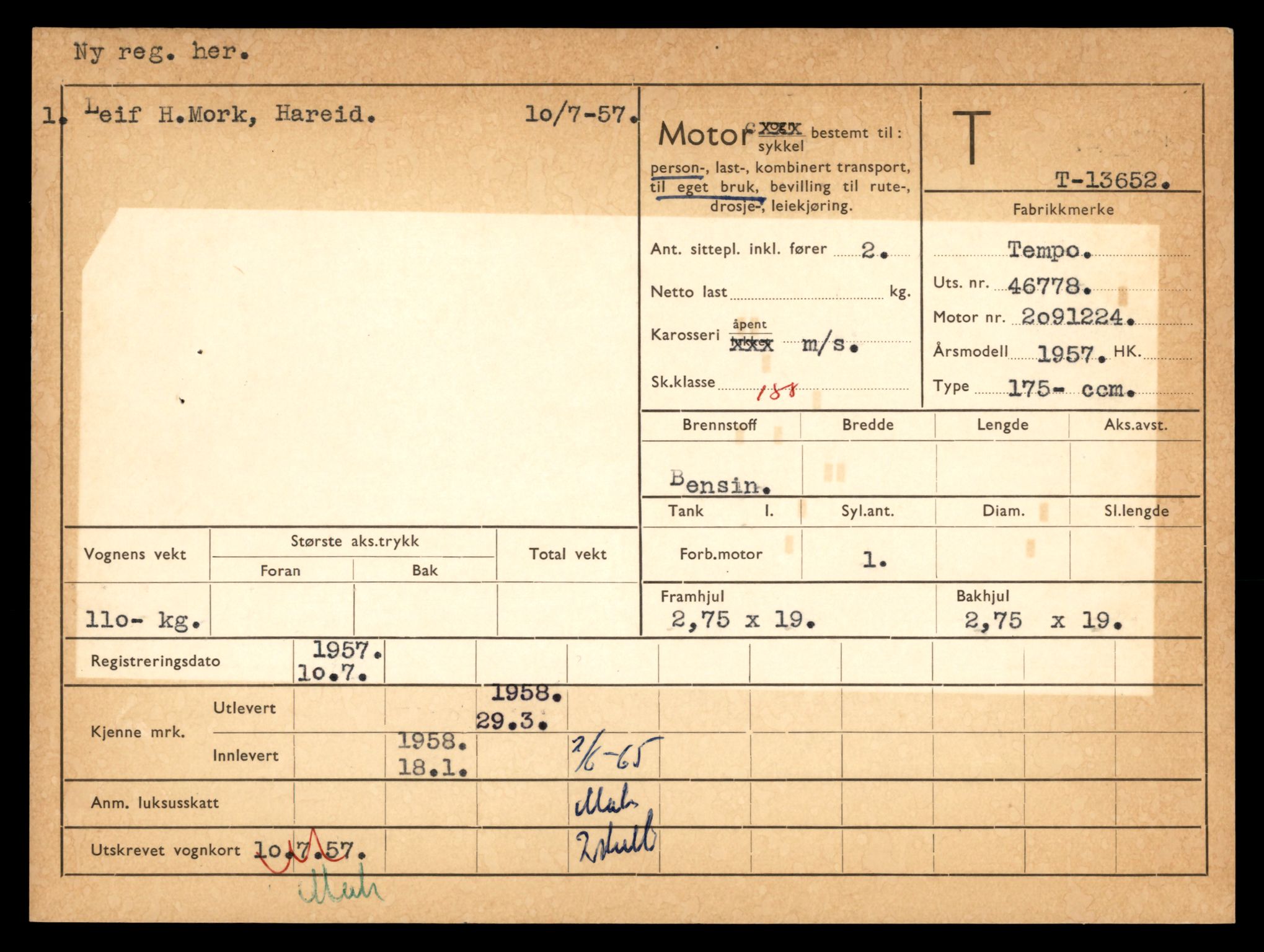 Møre og Romsdal vegkontor - Ålesund trafikkstasjon, AV/SAT-A-4099/F/Fe/L0040: Registreringskort for kjøretøy T 13531 - T 13709, 1927-1998, s. 2133