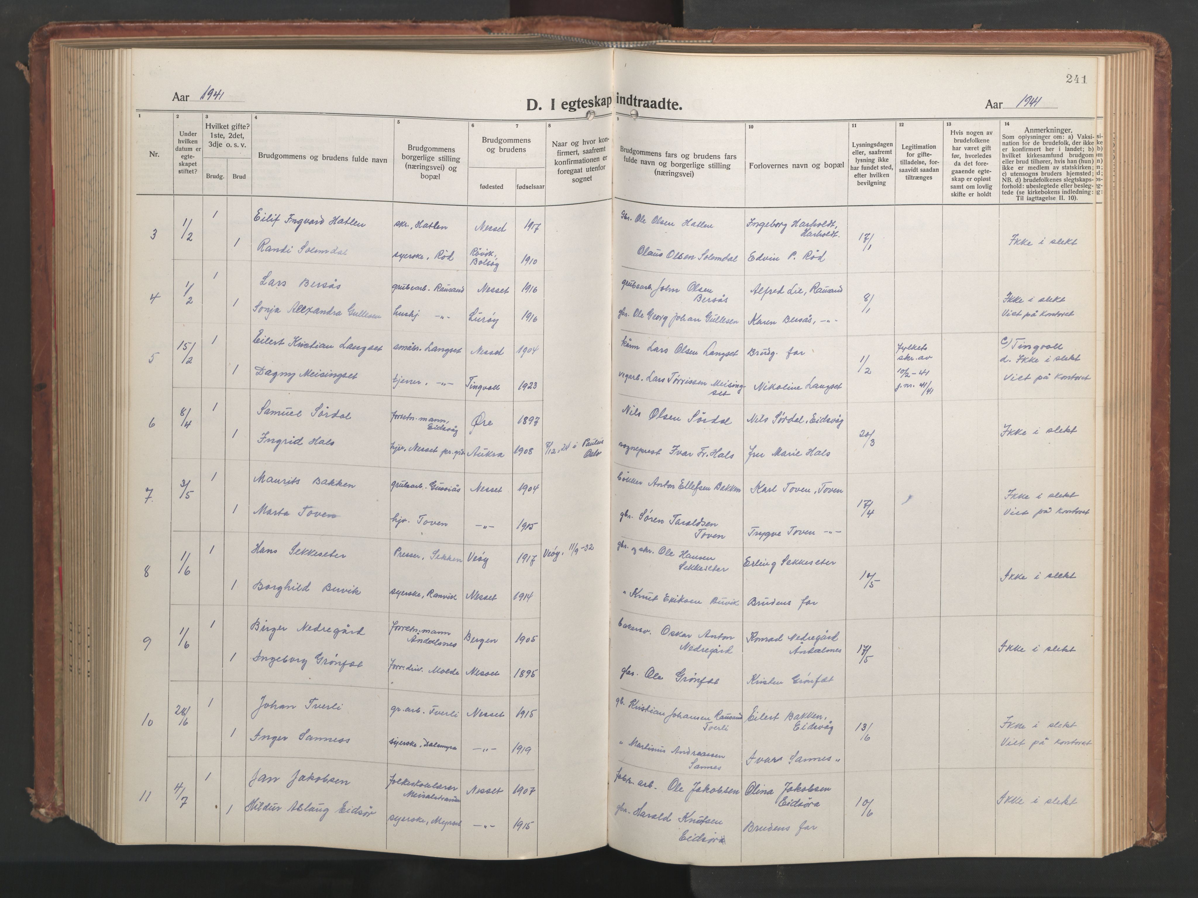 Ministerialprotokoller, klokkerbøker og fødselsregistre - Møre og Romsdal, AV/SAT-A-1454/551/L0633: Klokkerbok nr. 551C05, 1921-1961, s. 241