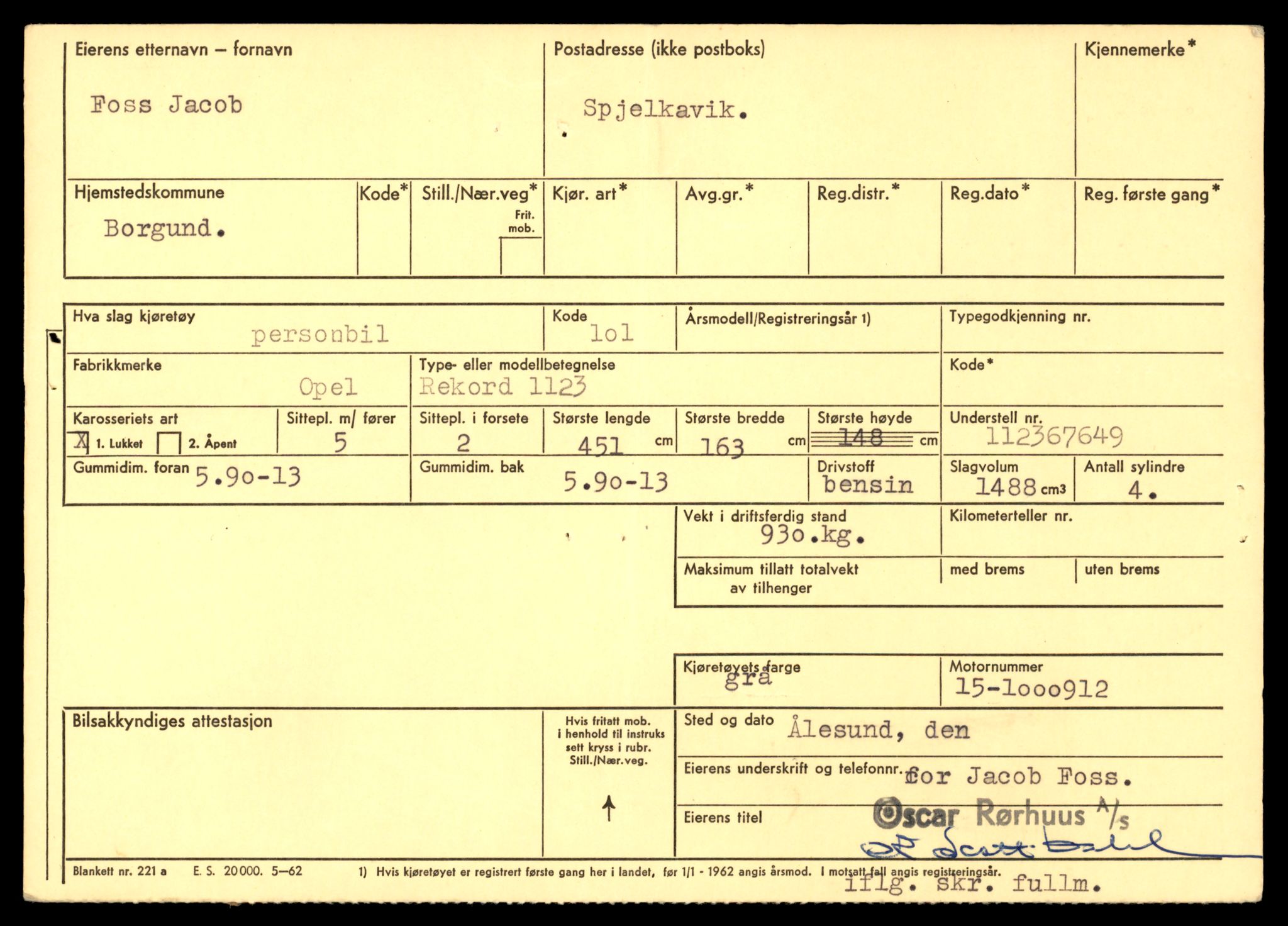 Møre og Romsdal vegkontor - Ålesund trafikkstasjon, SAT/A-4099/F/Fe/L0007: Registreringskort for kjøretøy T 651 - T 746, 1927-1998, s. 2584