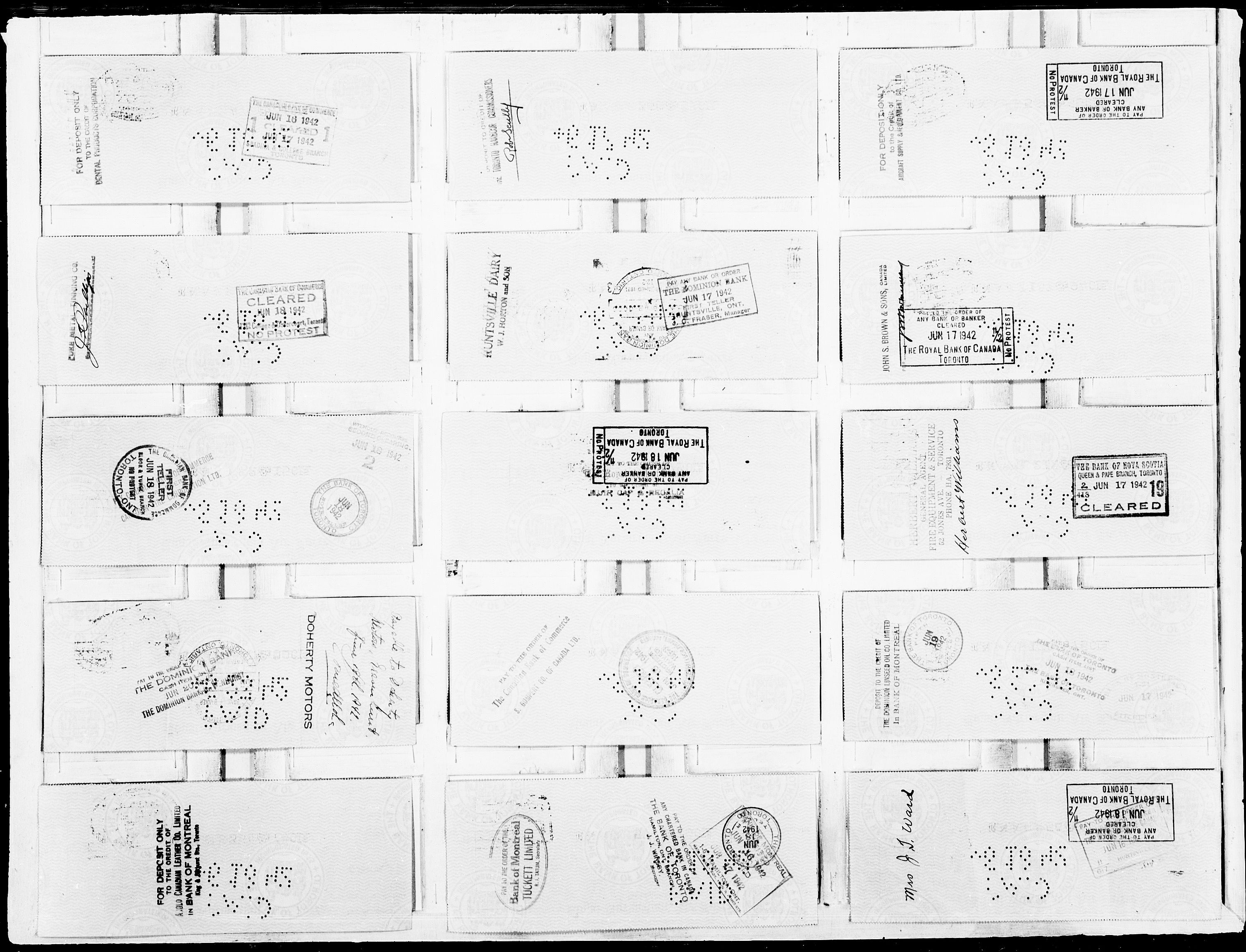 Forsvaret, Flyvåpnenes treningsleir 1940-1945, AV/RA-RAFA-3974/V/L0068: Sjekker.  F.T.L. brukskonto A-9 501 til A-12 000.  
F.T.L. lønningssjekker A-12 001 til A-14 800.
, 1940-1945