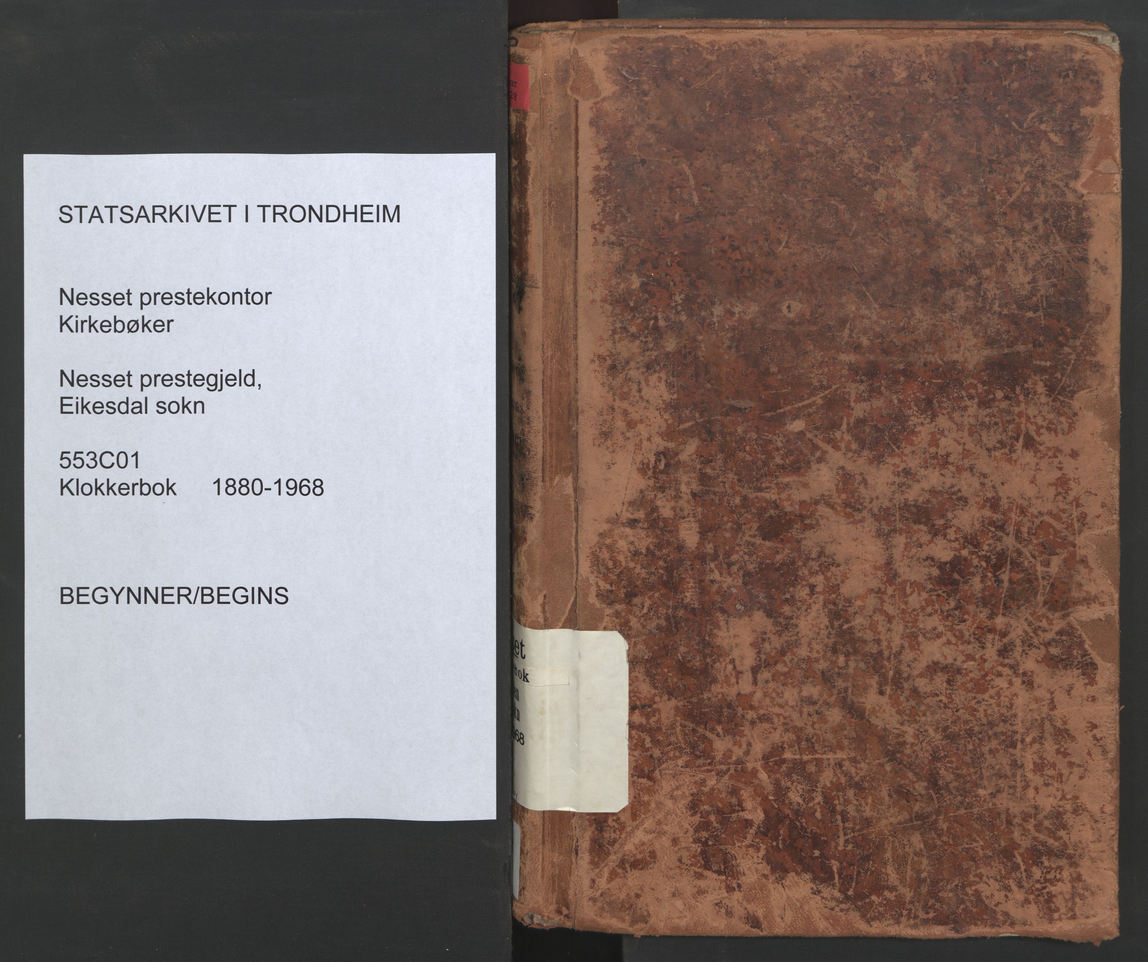 Ministerialprotokoller, klokkerbøker og fødselsregistre - Møre og Romsdal, AV/SAT-A-1454/553/L0642: Klokkerbok nr. 553C01, 1880-1968