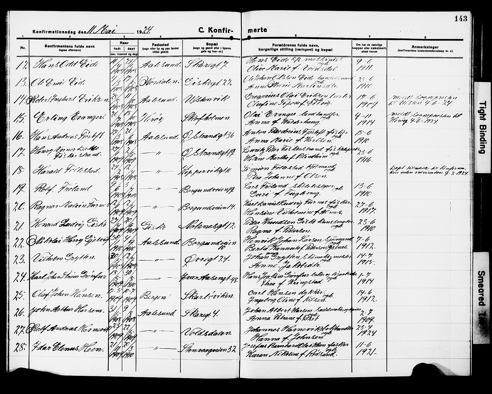 Ministerialprotokoller, klokkerbøker og fødselsregistre - Møre og Romsdal, AV/SAT-A-1454/529/L0472: Klokkerbok nr. 529C09, 1917-1929, s. 143