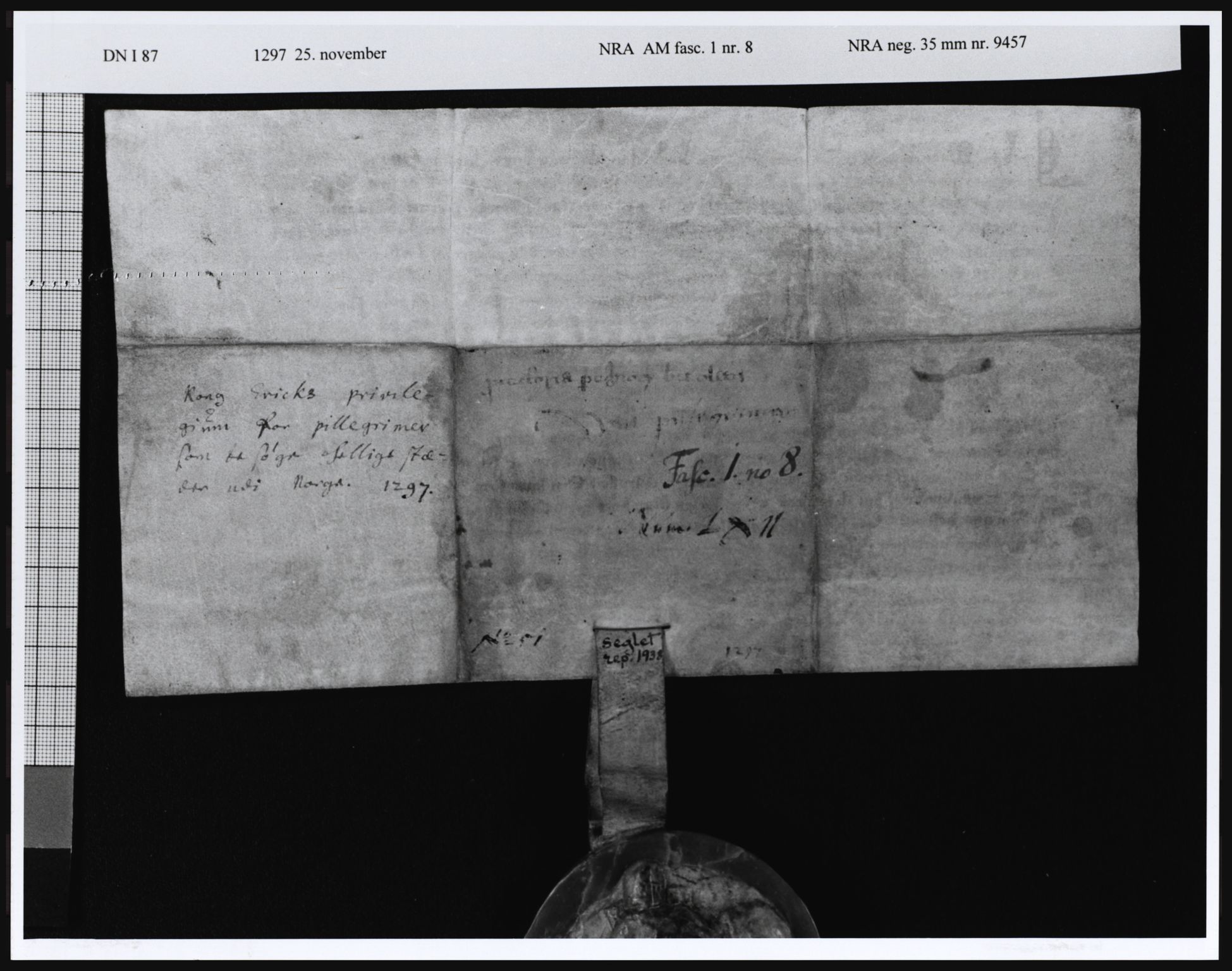 Riksarkivets diplomsamling, AV/RA-EA-5965/F05/L0003: NRA AM fasc. 1 nr. 8-12, 1297-1300, s. 5