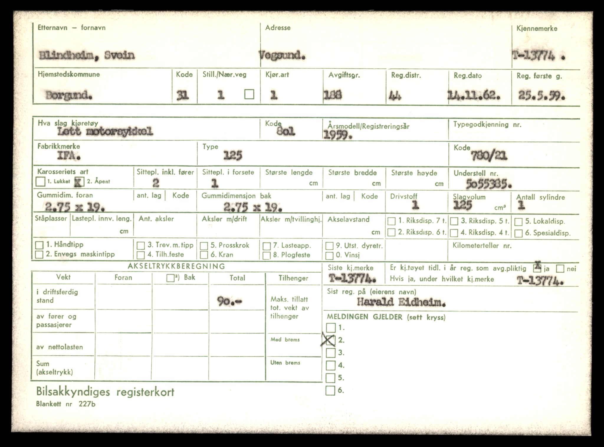 Møre og Romsdal vegkontor - Ålesund trafikkstasjon, AV/SAT-A-4099/F/Fe/L0041: Registreringskort for kjøretøy T 13710 - T 13905, 1927-1998, s. 1105