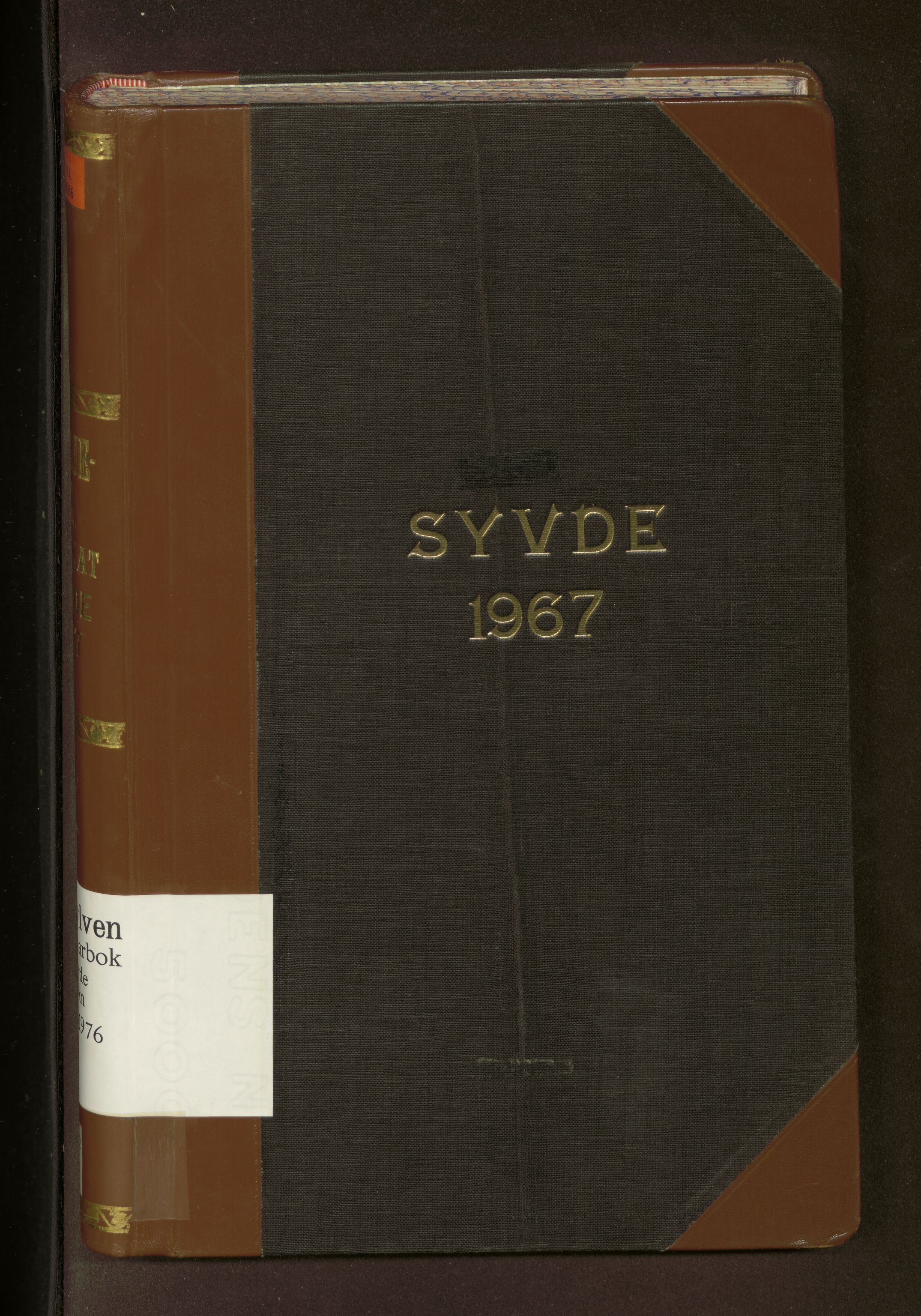 Ministerialprotokoller, klokkerbøker og fødselsregistre - Møre og Romsdal, SAT/A-1454/502/L0030: Klokkerbok nr. 502---, 1967-1976