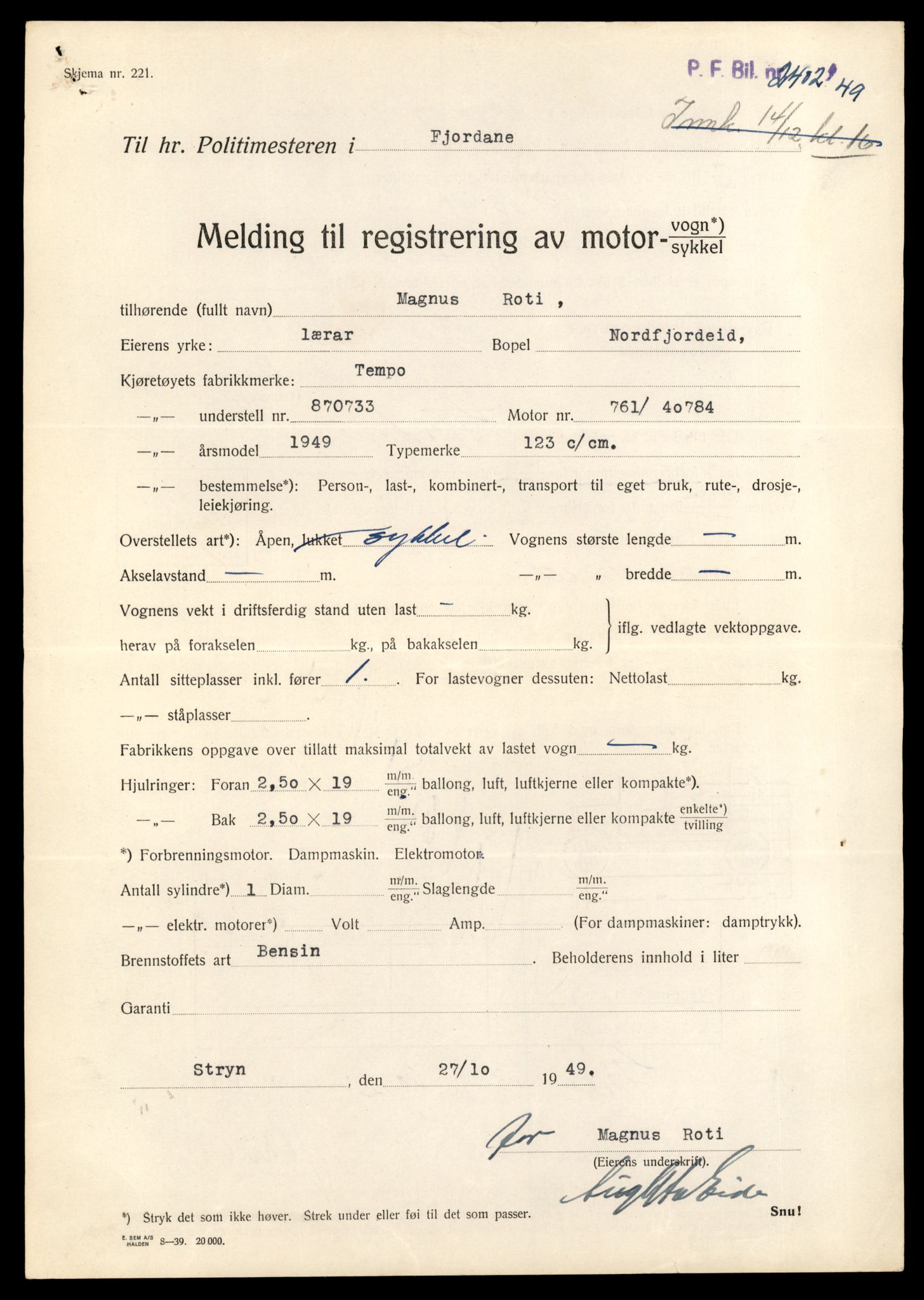 Møre og Romsdal vegkontor - Ålesund trafikkstasjon, AV/SAT-A-4099/F/Fe/L0040: Registreringskort for kjøretøy T 13531 - T 13709, 1927-1998, s. 2115