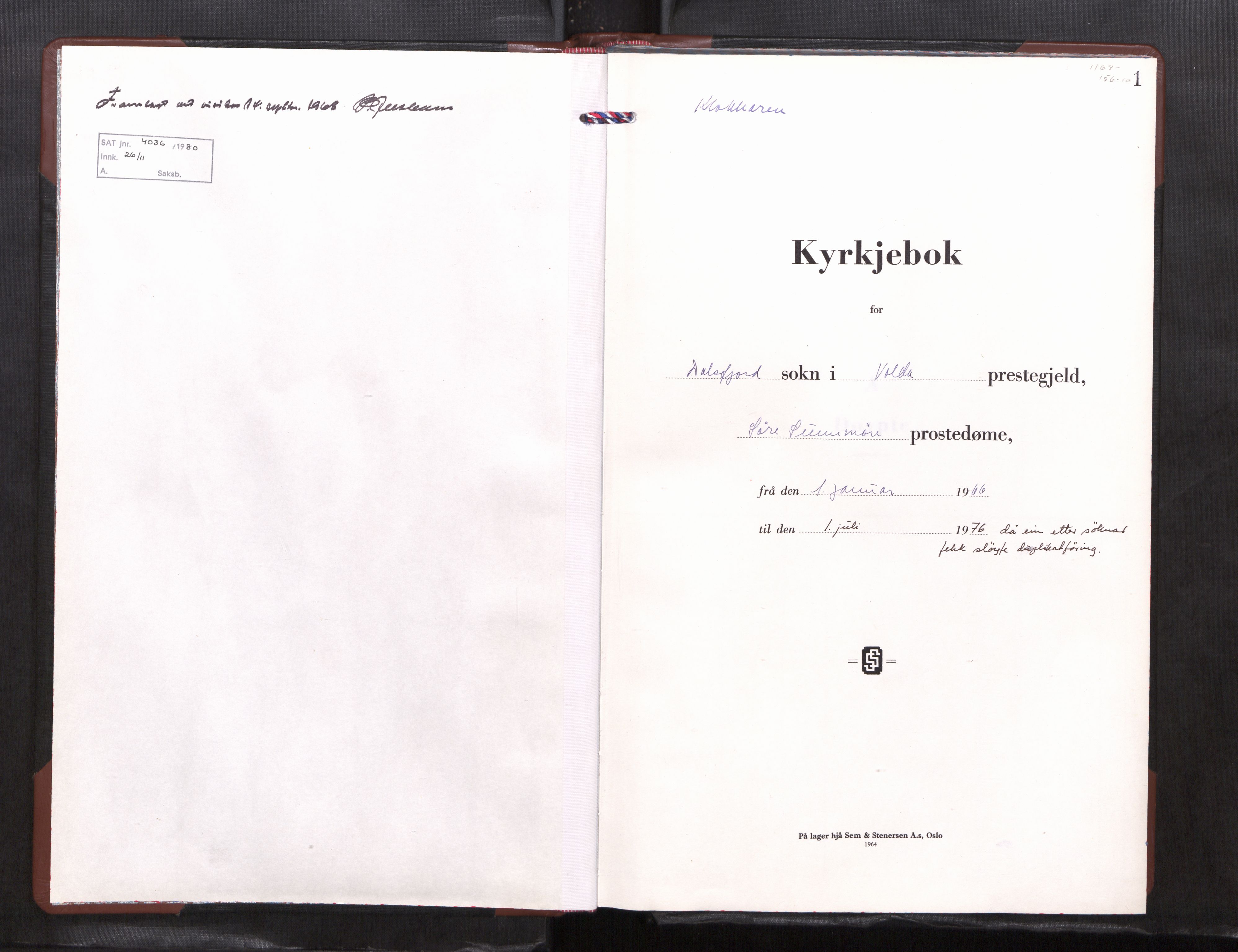Ministerialprotokoller, klokkerbøker og fødselsregistre - Møre og Romsdal, SAT/A-1454/512/L0172: Klokkerbok nr. 512---, 1966-1977, s. 1