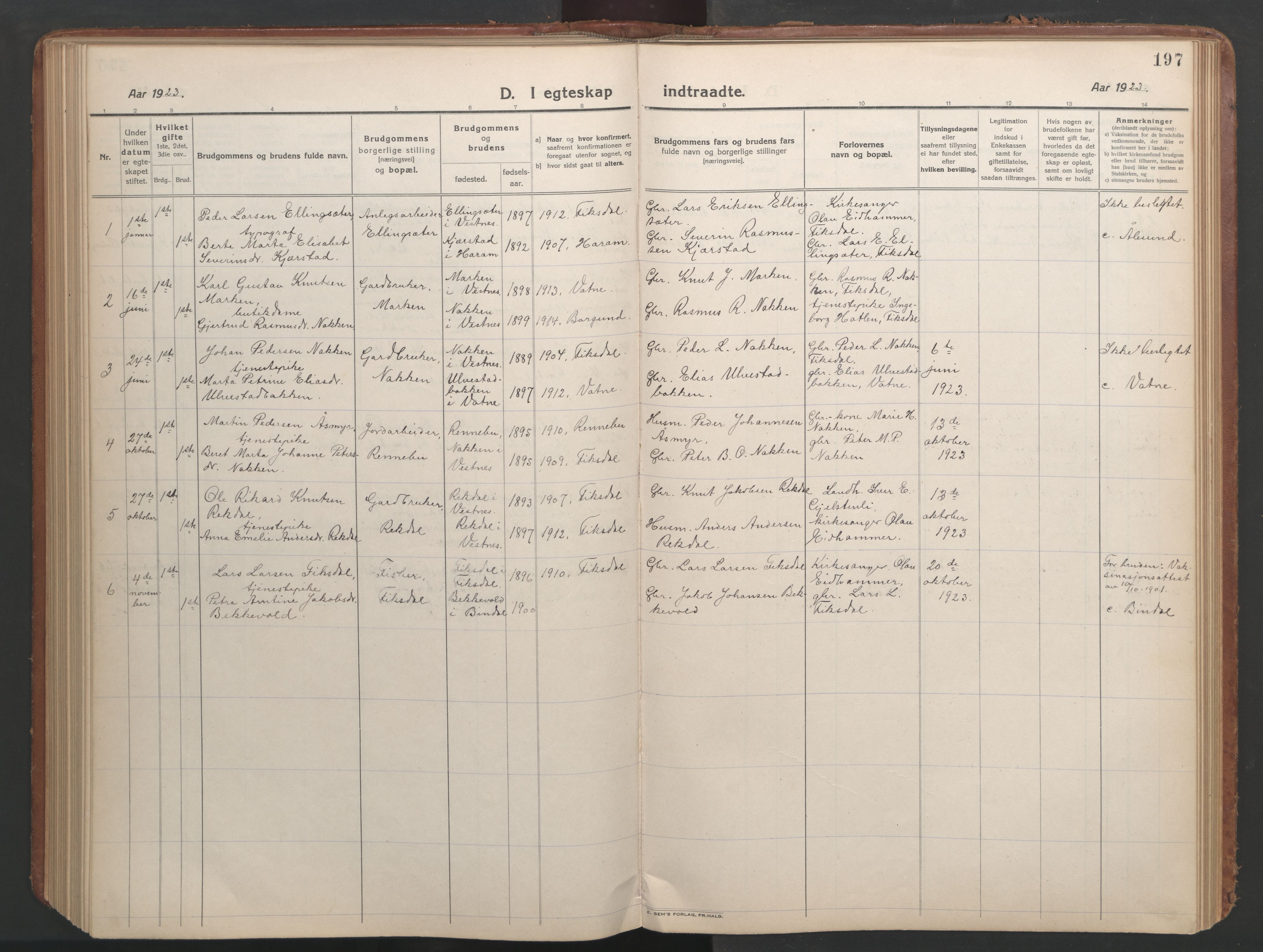 Ministerialprotokoller, klokkerbøker og fødselsregistre - Møre og Romsdal, AV/SAT-A-1454/540/L0542: Klokkerbok nr. 540C02, 1921-1967, s. 197