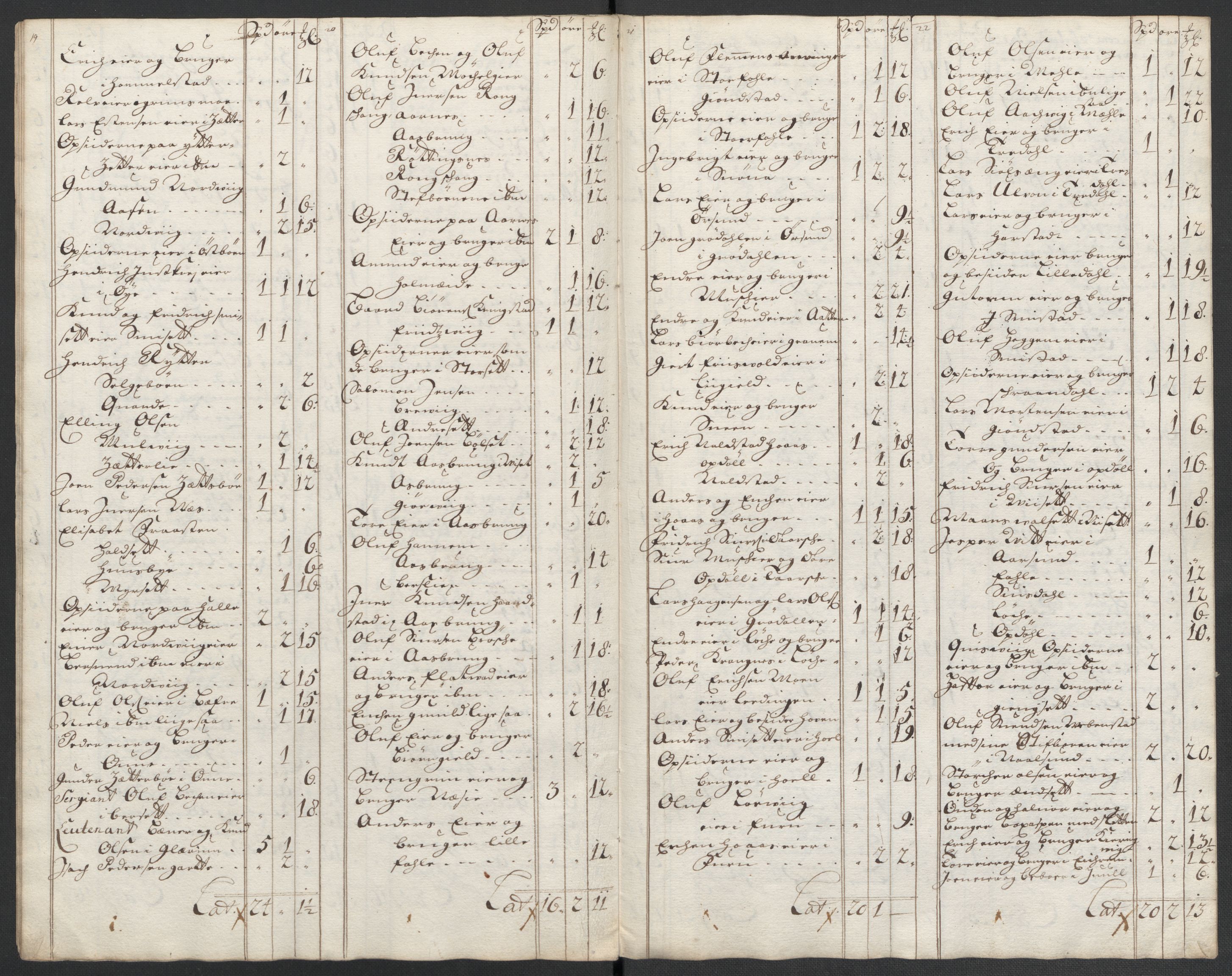 Rentekammeret inntil 1814, Reviderte regnskaper, Fogderegnskap, AV/RA-EA-4092/R56/L3739: Fogderegnskap Nordmøre, 1700-1702, s. 71