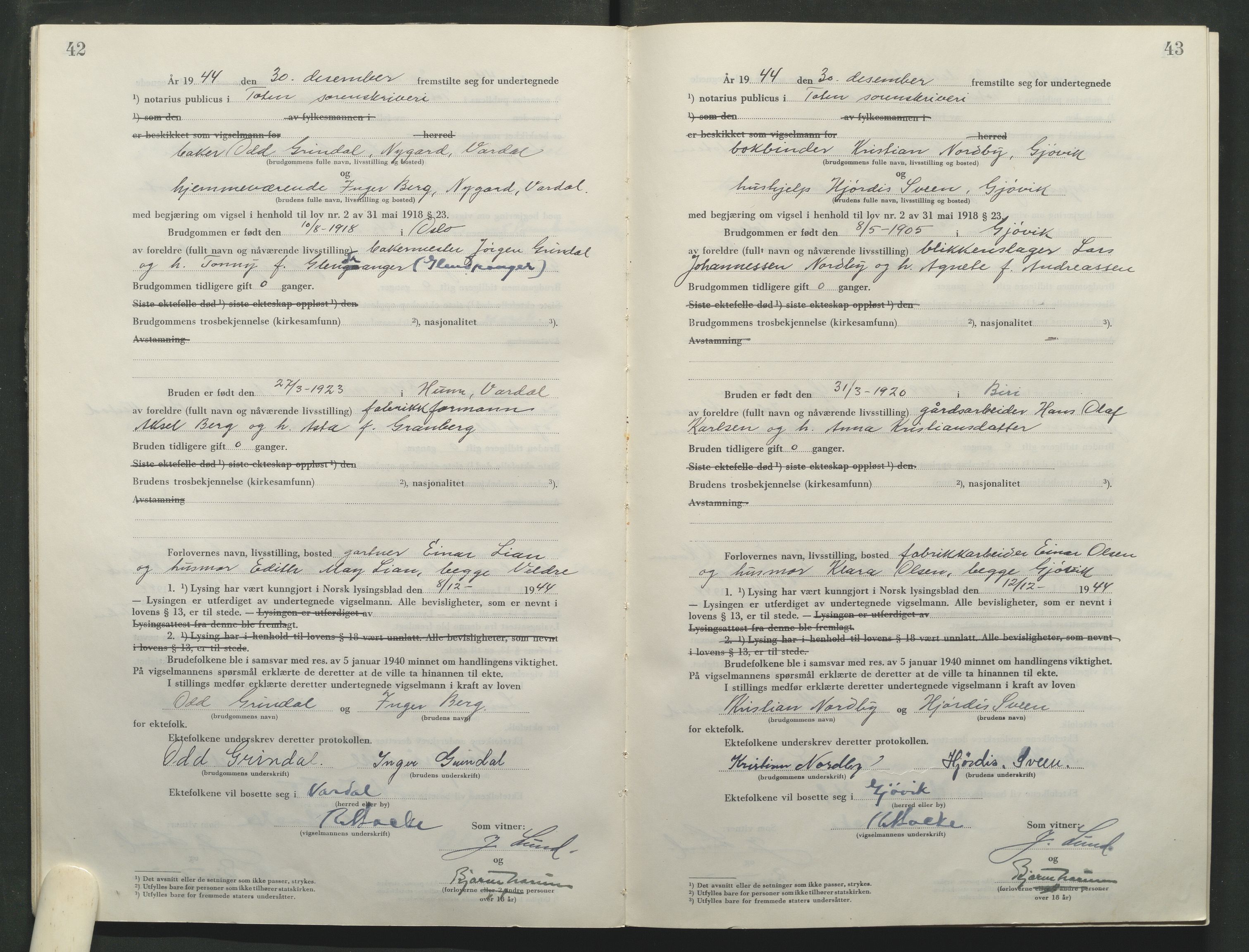 Toten tingrett, AV/SAH-TING-006/L/Lc/L0005: Vigselbok, 1944-1948, s. 42-43