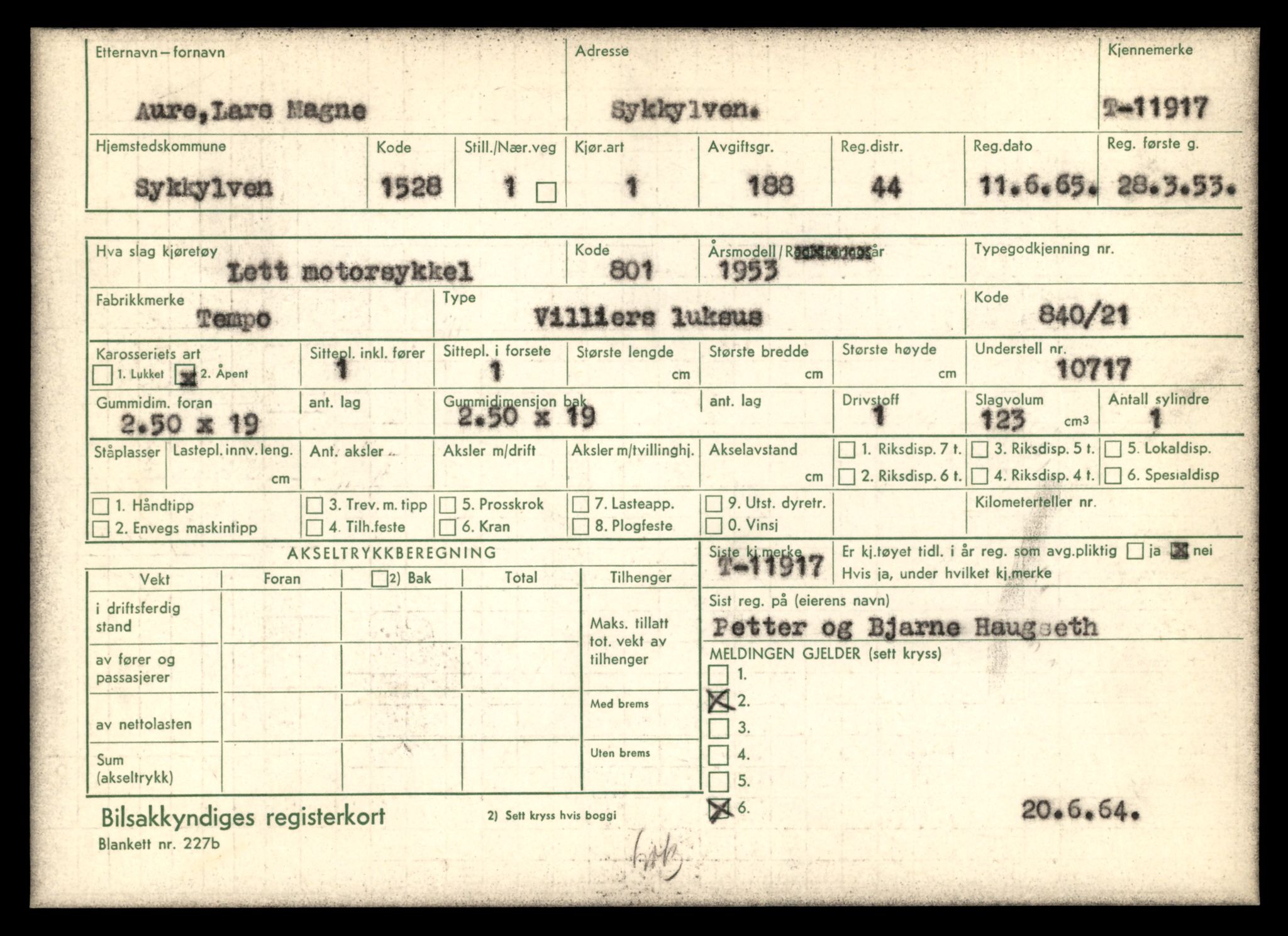 Møre og Romsdal vegkontor - Ålesund trafikkstasjon, AV/SAT-A-4099/F/Fe/L0031: Registreringskort for kjøretøy T 11800 - T 11996, 1927-1998, s. 2069