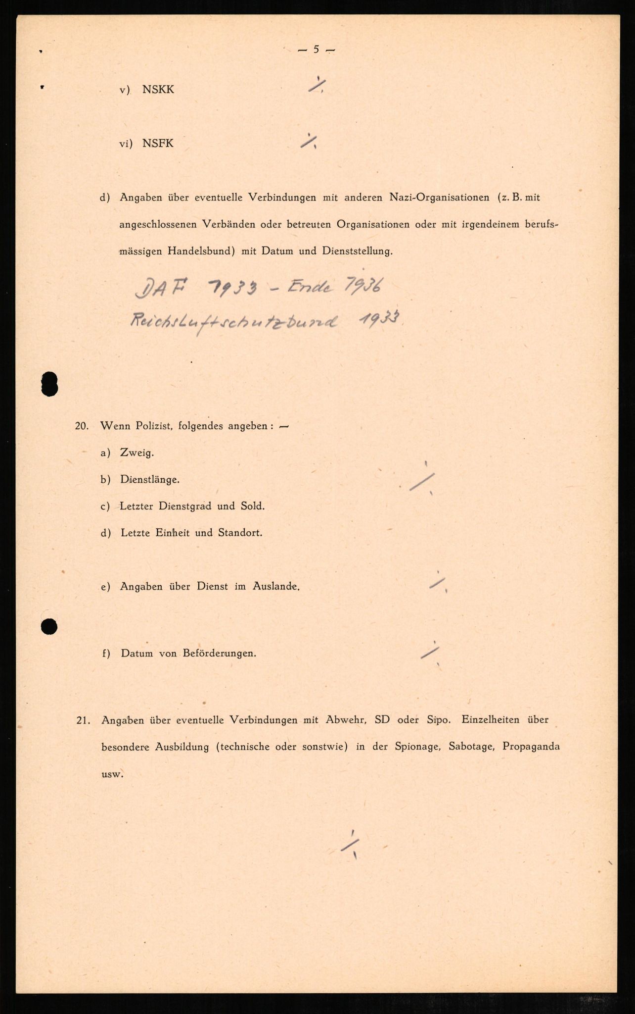 Forsvaret, Forsvarets overkommando II, AV/RA-RAFA-3915/D/Db/L0007: CI Questionaires. Tyske okkupasjonsstyrker i Norge. Tyskere., 1945-1946, s. 54