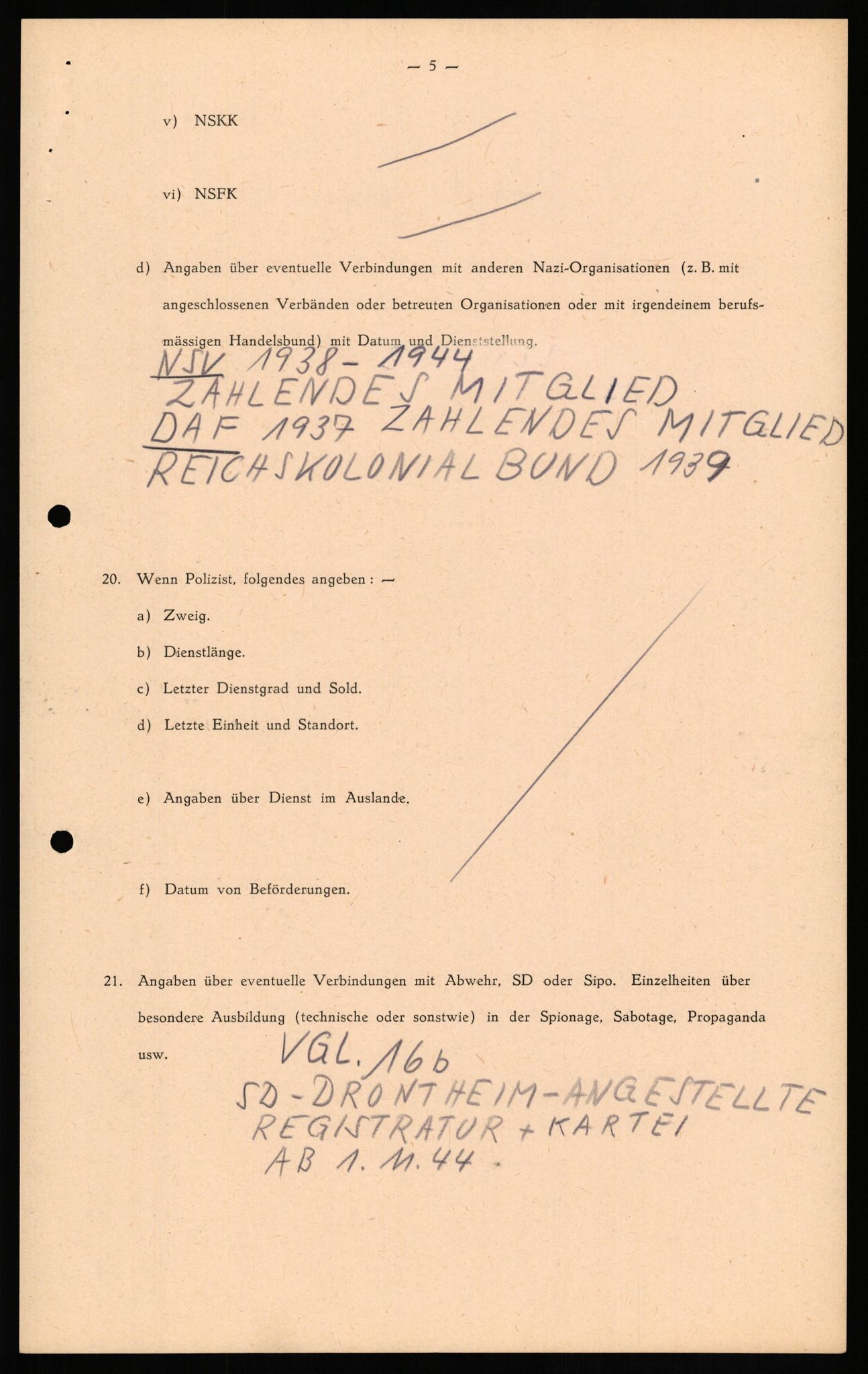 Forsvaret, Forsvarets overkommando II, RA/RAFA-3915/D/Db/L0020: CI Questionaires. Tyske okkupasjonsstyrker i Norge. Tyskere., 1945-1946, s. 488