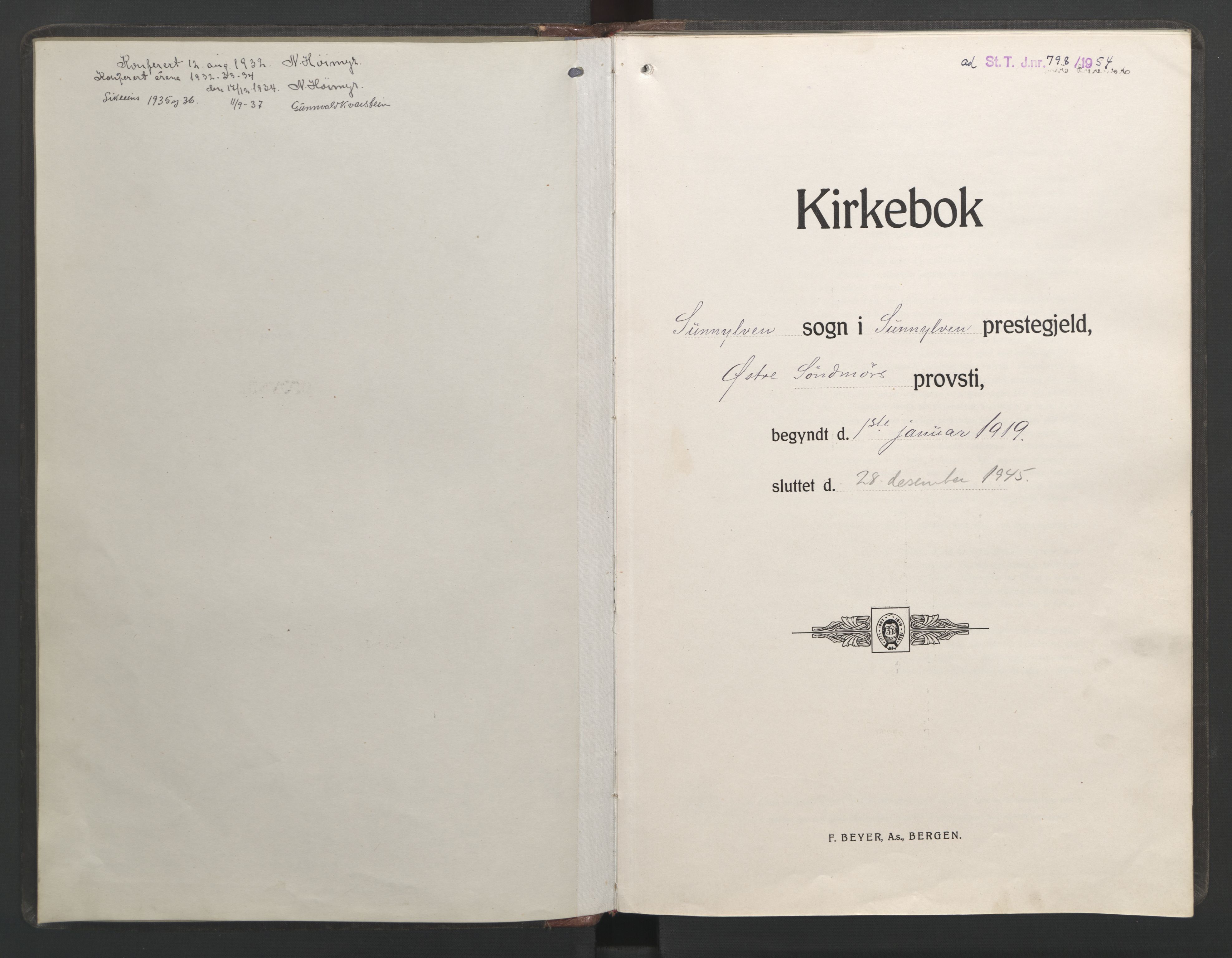 Ministerialprotokoller, klokkerbøker og fødselsregistre - Møre og Romsdal, SAT/A-1454/517/L0233: Klokkerbok nr. 517C06, 1919-1945