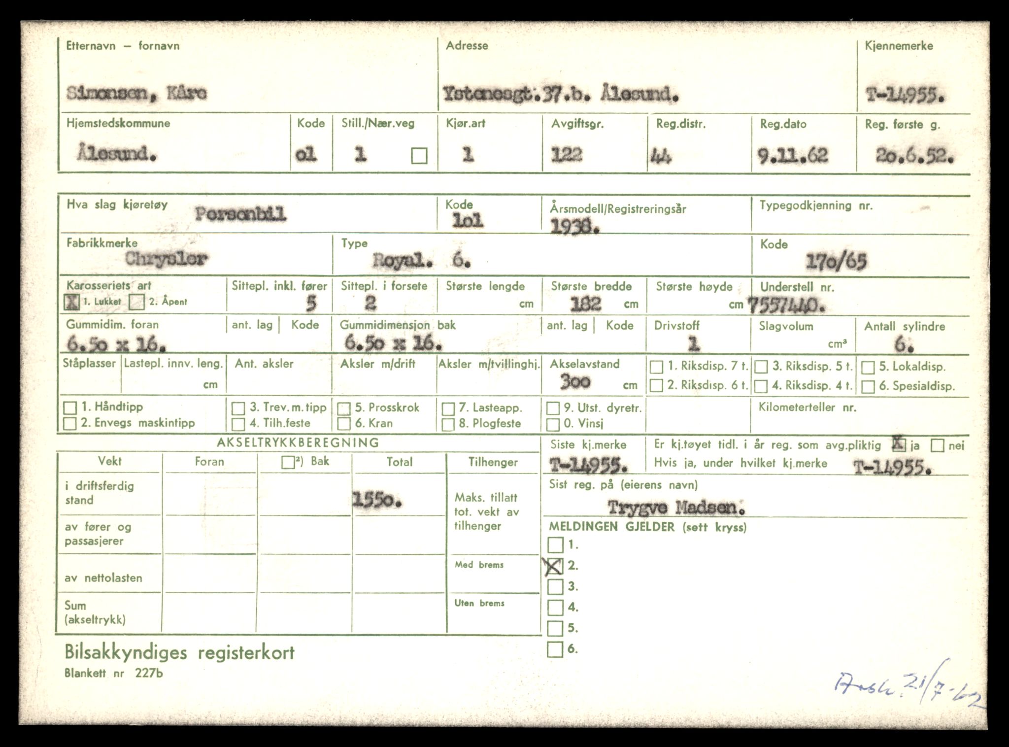 Møre og Romsdal vegkontor - Ålesund trafikkstasjon, AV/SAT-A-4099/F/Fe/L0049: Registreringskort for kjøretøy T 14864 - T 18613, 1927-1998, s. 2111