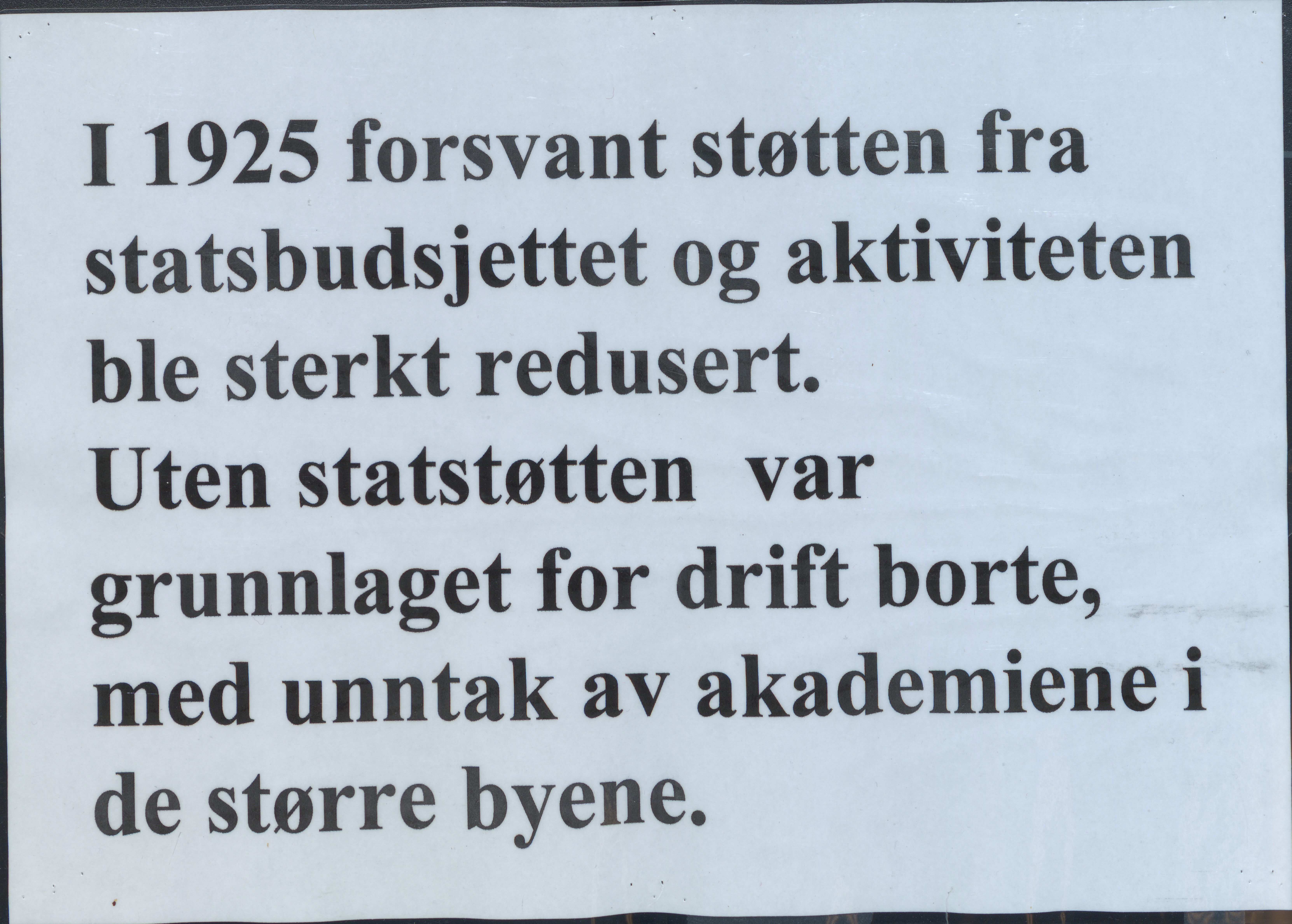 Pa 765 - Folkeakademiet i Andebu, VEMU/A-1887/X/L0002: Plakater