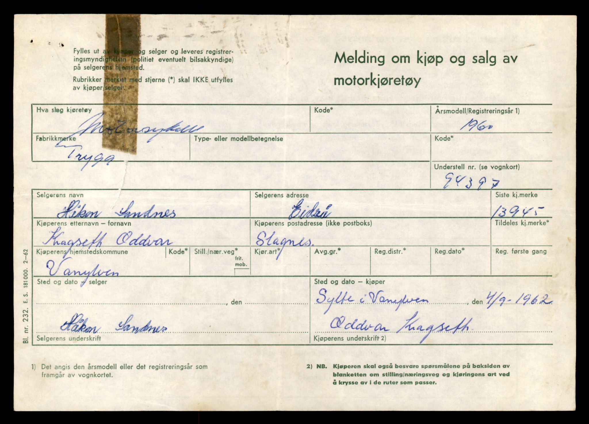 Møre og Romsdal vegkontor - Ålesund trafikkstasjon, AV/SAT-A-4099/F/Fe/L0042: Registreringskort for kjøretøy T 13906 - T 14079, 1927-1998, s. 679