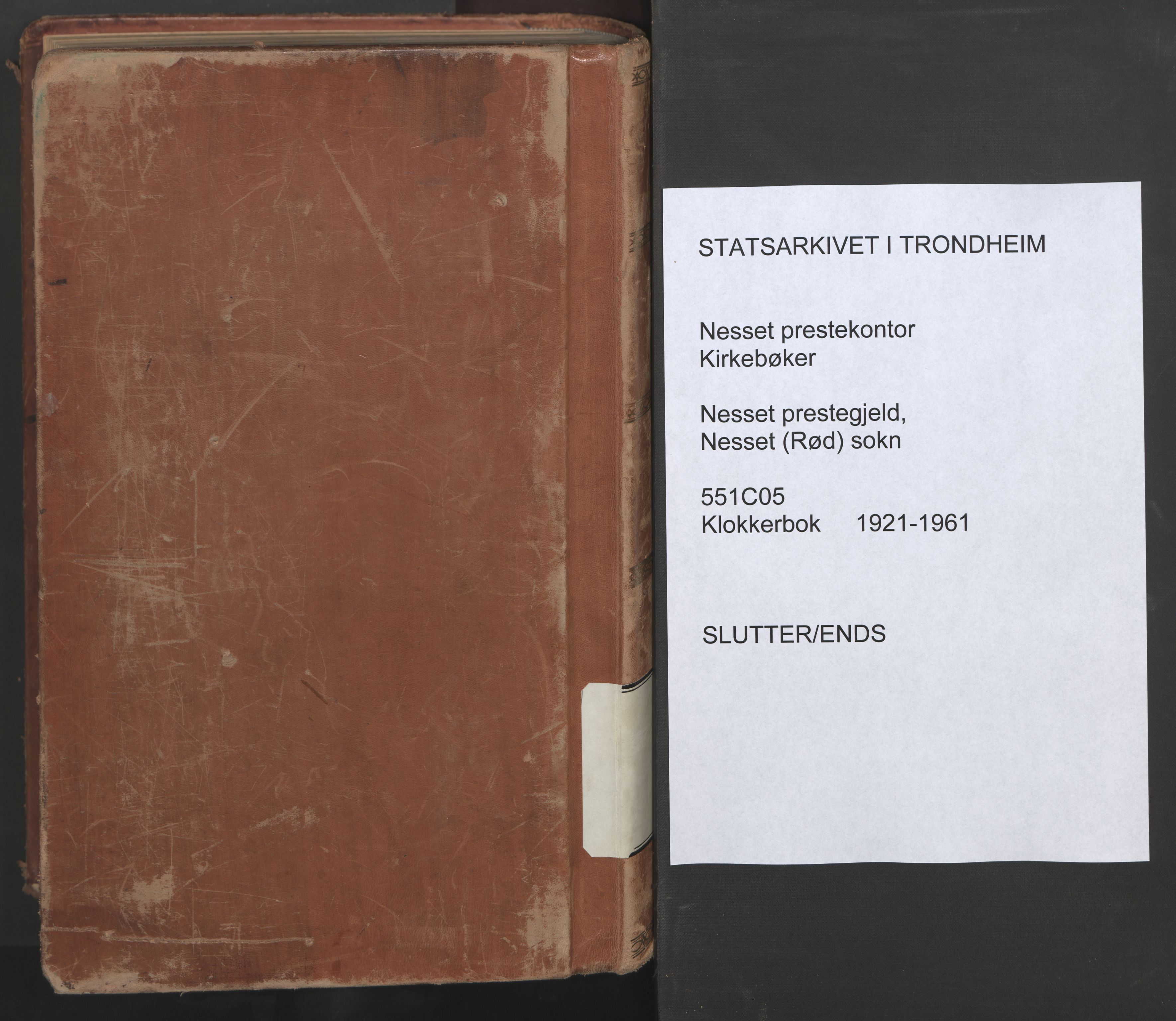 Ministerialprotokoller, klokkerbøker og fødselsregistre - Møre og Romsdal, AV/SAT-A-1454/551/L0633: Klokkerbok nr. 551C05, 1921-1961