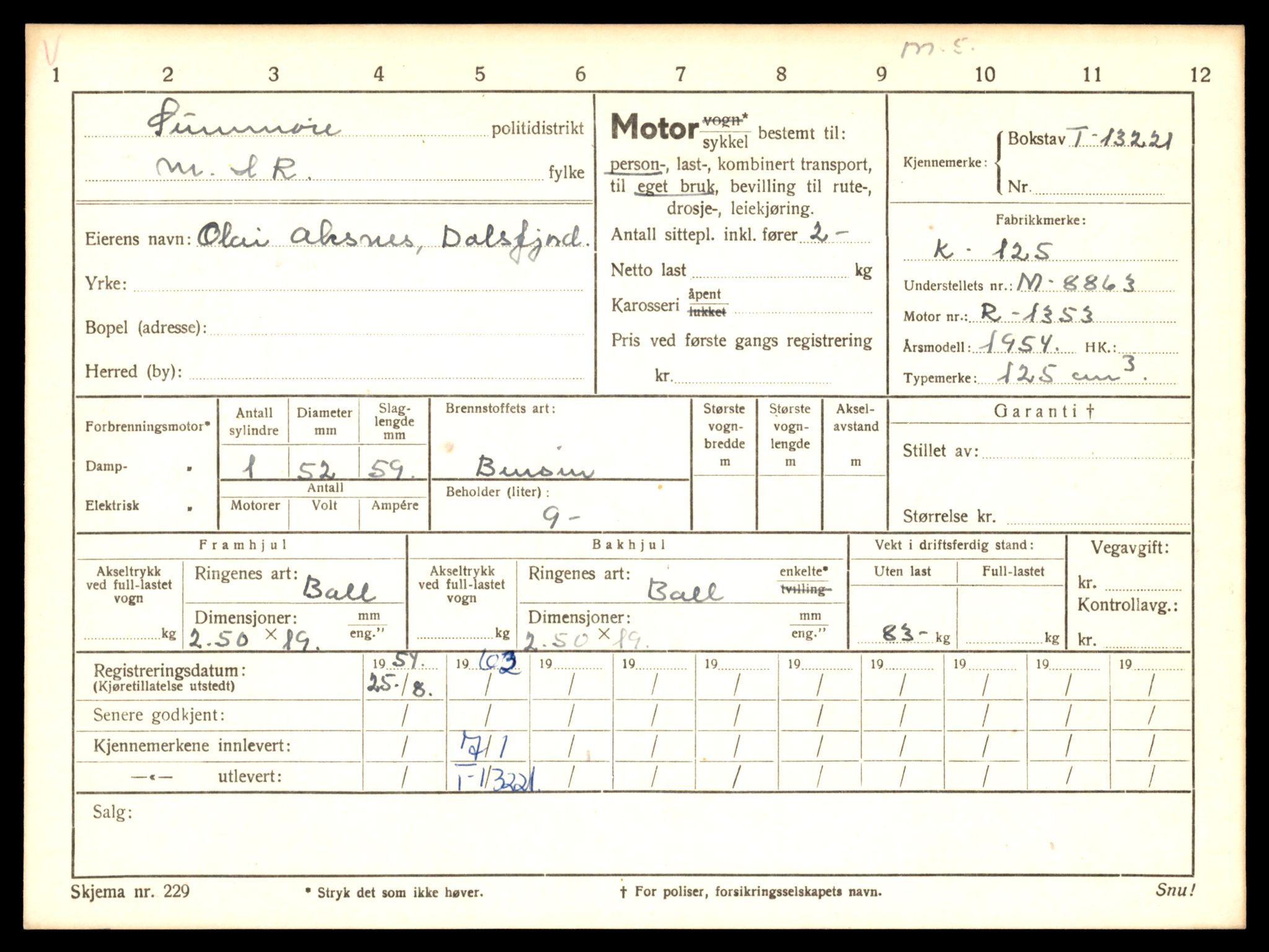 Møre og Romsdal vegkontor - Ålesund trafikkstasjon, AV/SAT-A-4099/F/Fe/L0038: Registreringskort for kjøretøy T 13180 - T 13360, 1927-1998, s. 697
