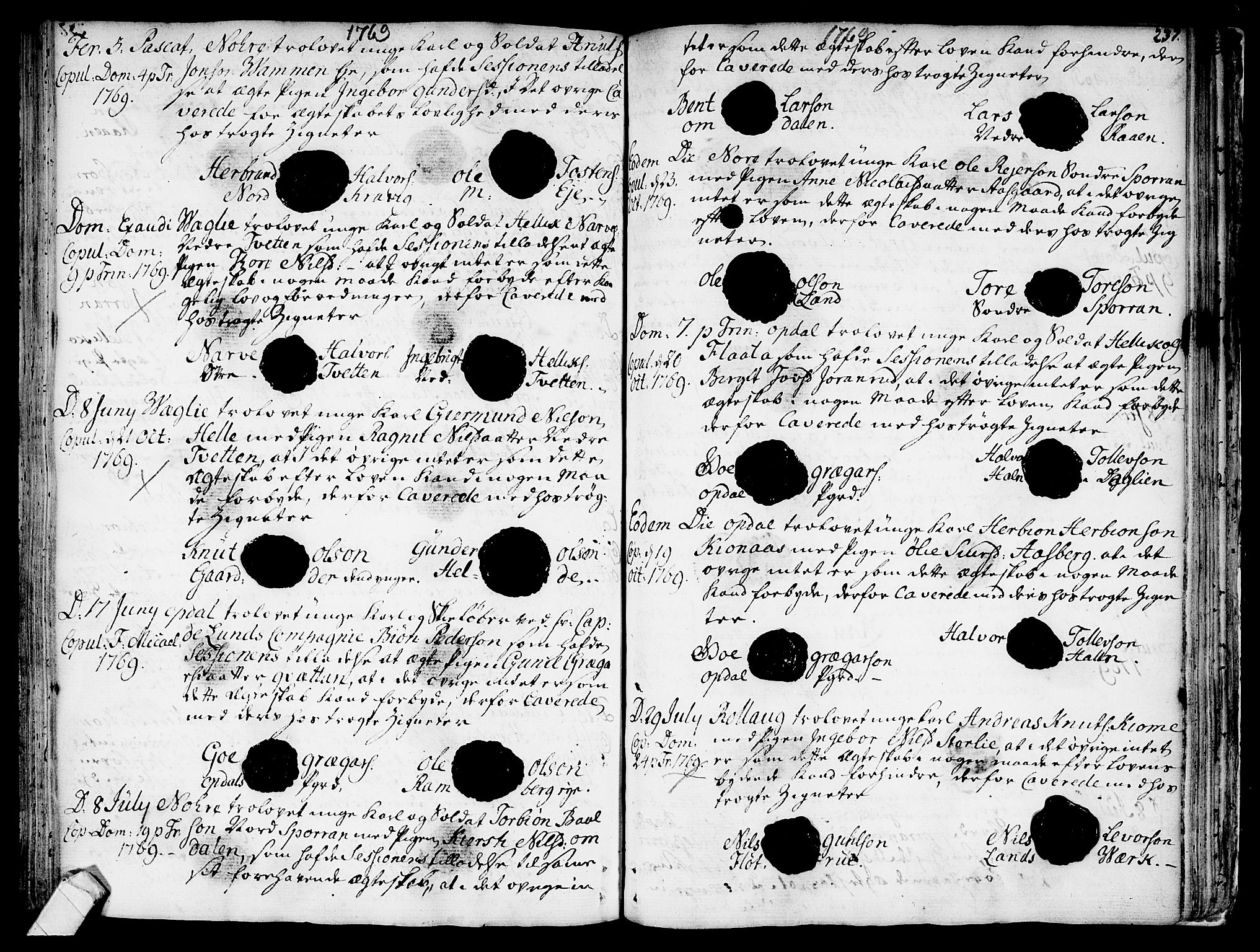 Rollag kirkebøker, SAKO/A-240/F/Fa/L0003: Ministerialbok nr. I 3, 1743-1778, s. 237